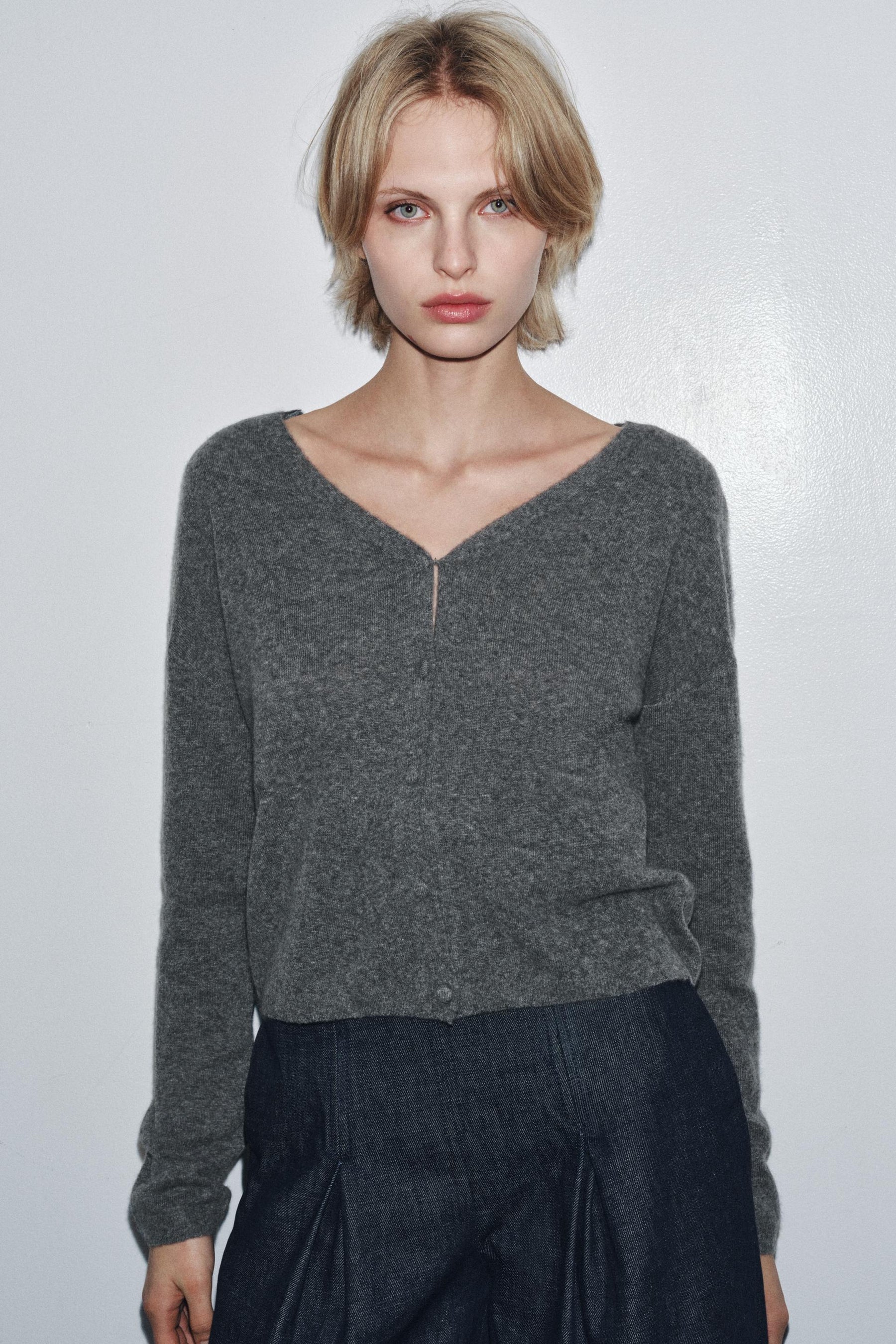 WOOL CASHMERE V-NECK CARDIGAN