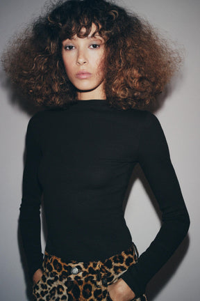 RIBBED LONG SLEEVE BODYSUIT