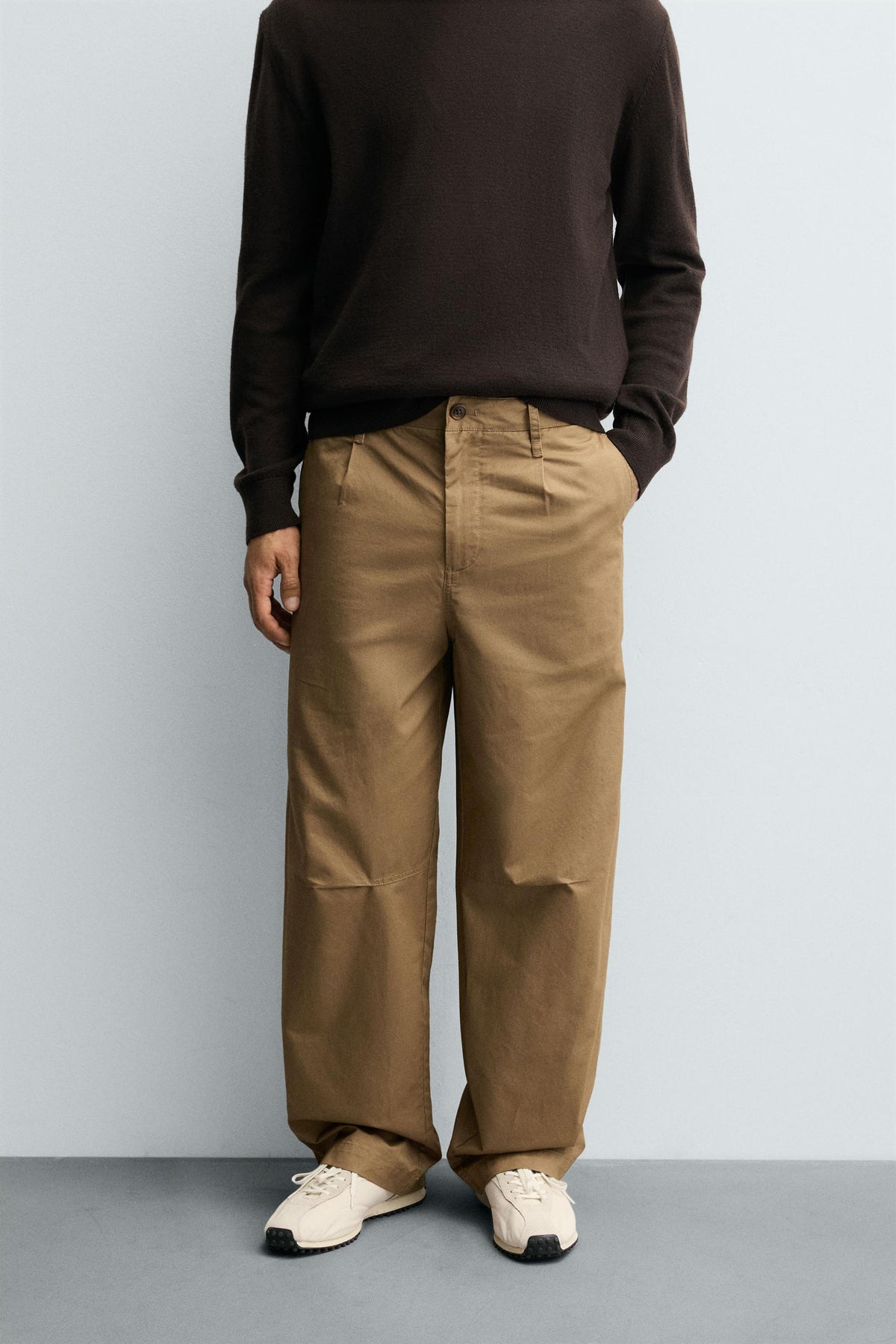RELAXED FIT PLEATED CHINO TROUSERS - Image 2