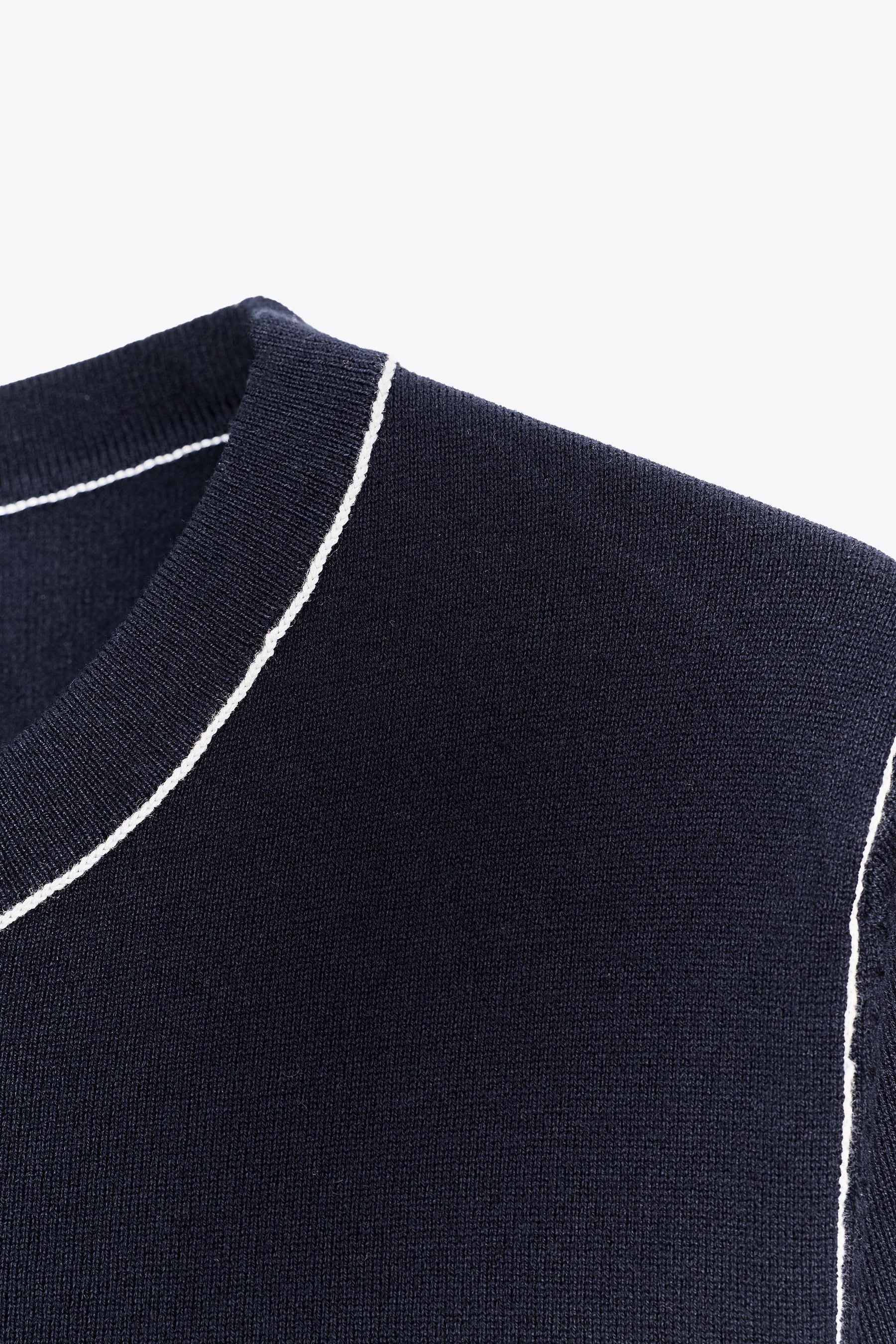 SHORT SLEEVE KNIT JUMPER WITH CONTRAST TRIMS - Image 2