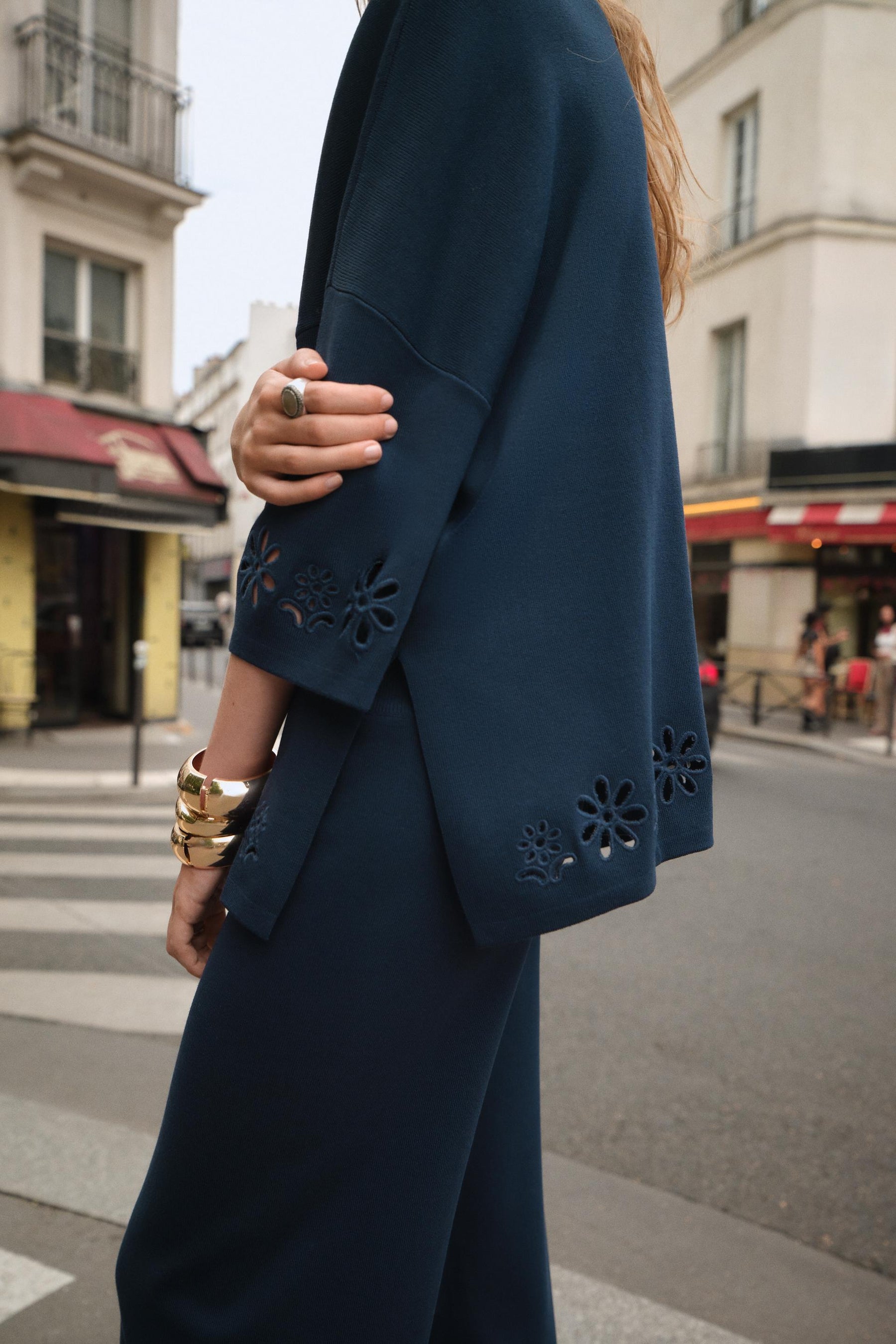 KNIT TOP WITH CUTWORK EMBROIDERY - Image 5