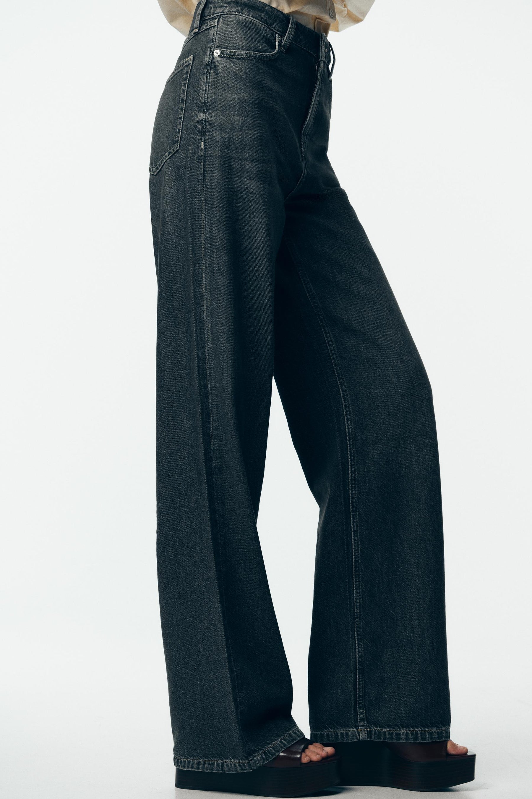 Straight-Fit High-Waist Jeans