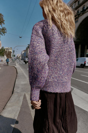 OVERSIZED KNIT SWEATER