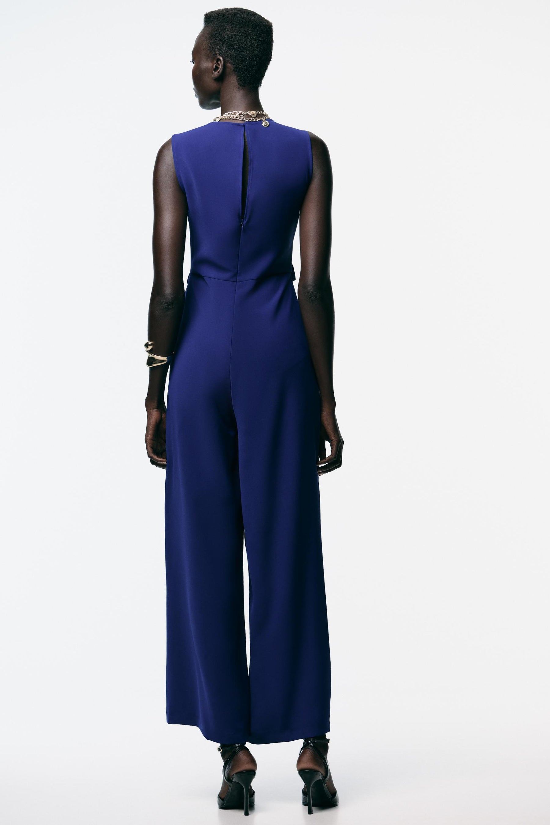 JUMPSUIT WITH HARDWARE BELT - Image 4