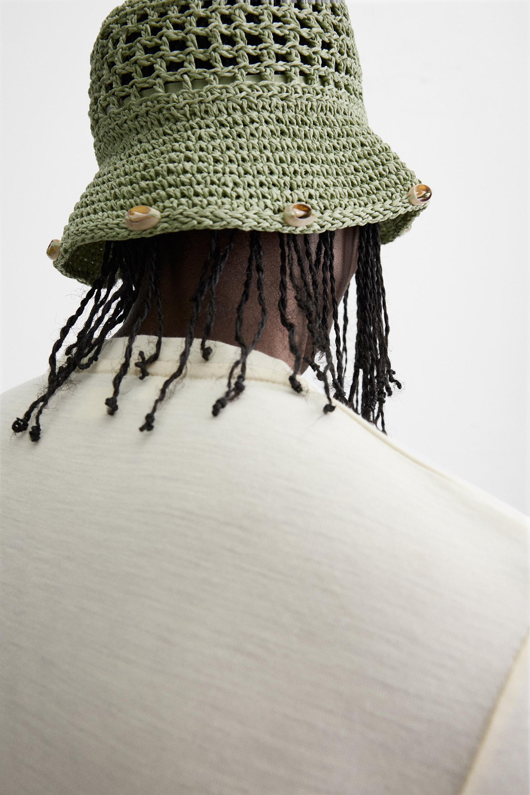 CROCHET HAT WITH SHELLS - Image 3
