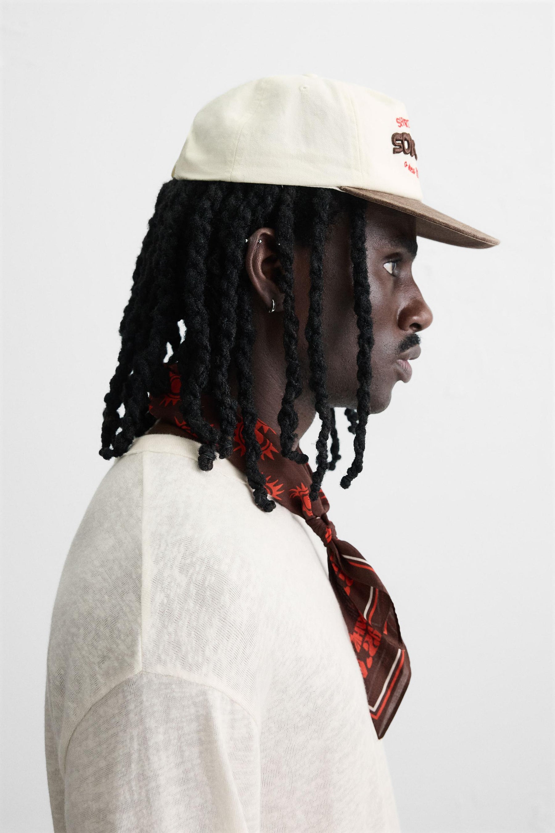 CONTRAST EMBROIDERY CAP - Image 2