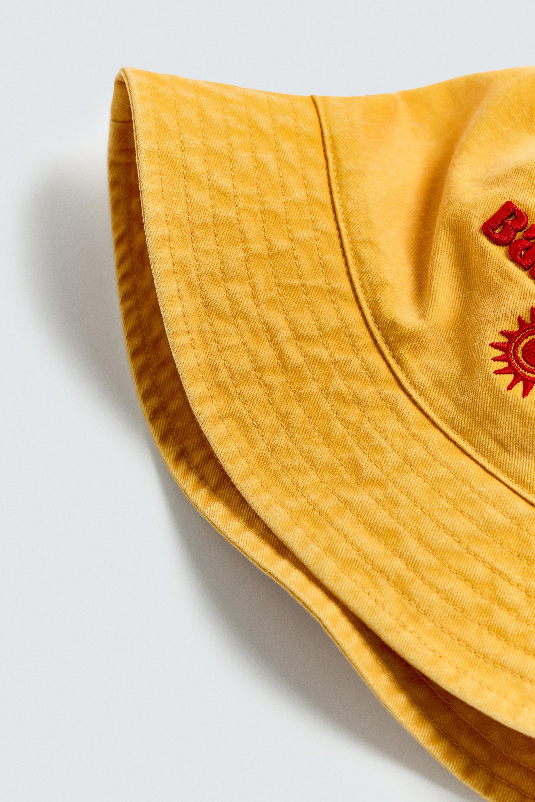 CONTRAST EMBROIDERY BUCKET HAT - Image 7