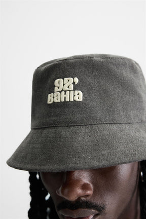 CONTRAST EMBROIDERY BUCKET HAT - Image 4