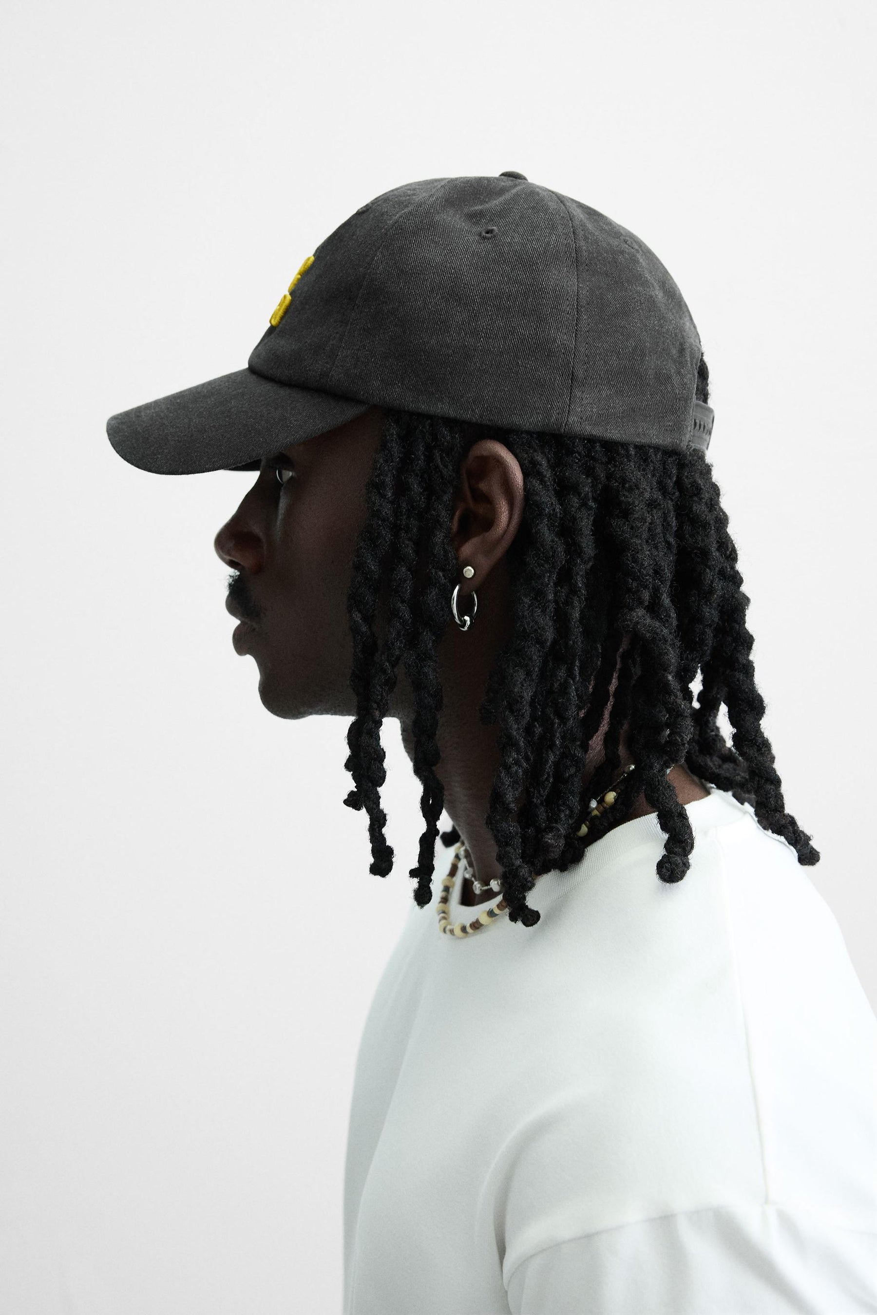 CONTRAST EMBROIDERY CAP - Image 2