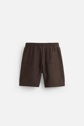 TEXTURED JOGGER BERMUDA SHORTS - Image 7