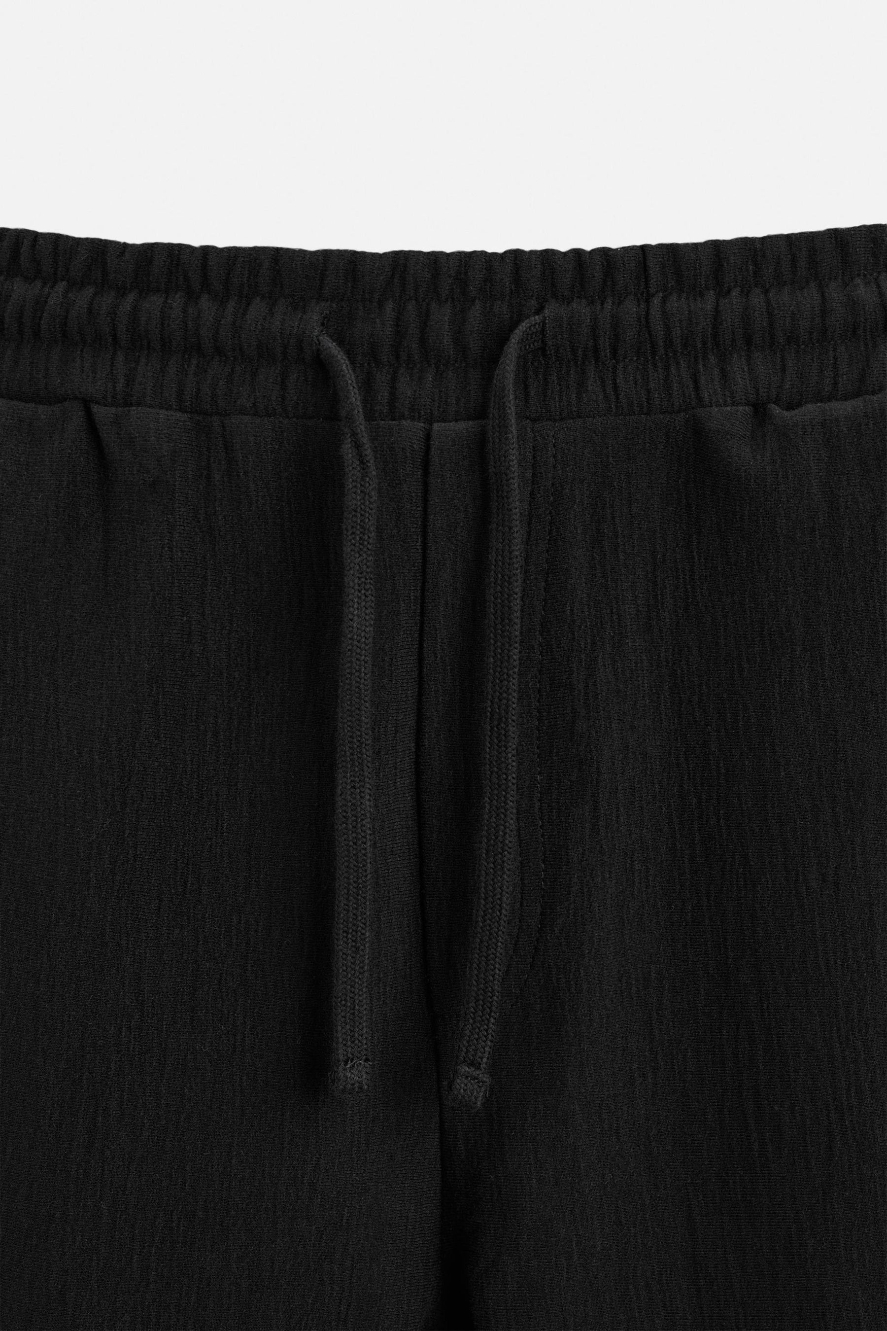 TEXTURED JOGGER BERMUDA SHORTS - Image 8