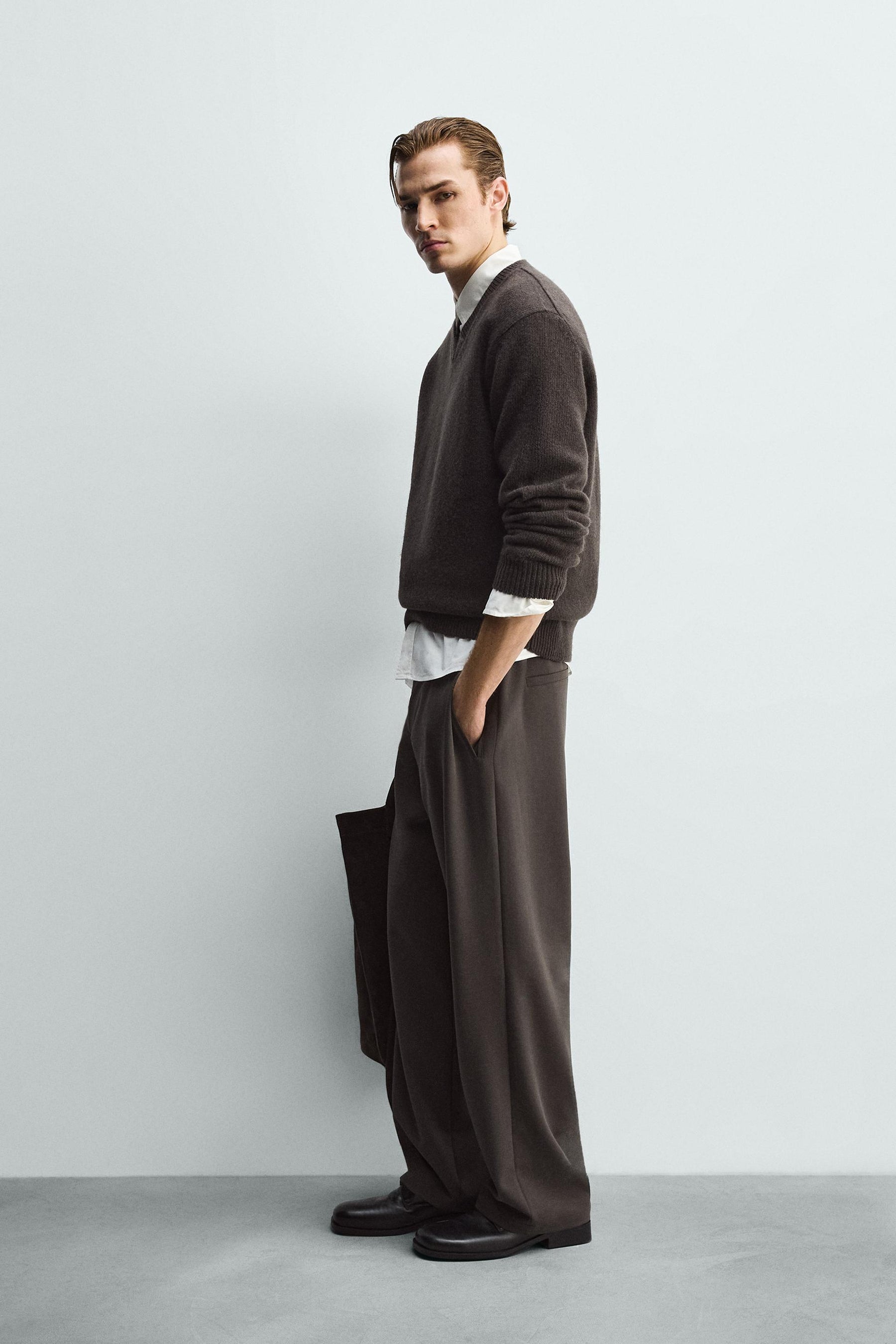 RELAXED FIT PLEATED TROUSERS - Image 4