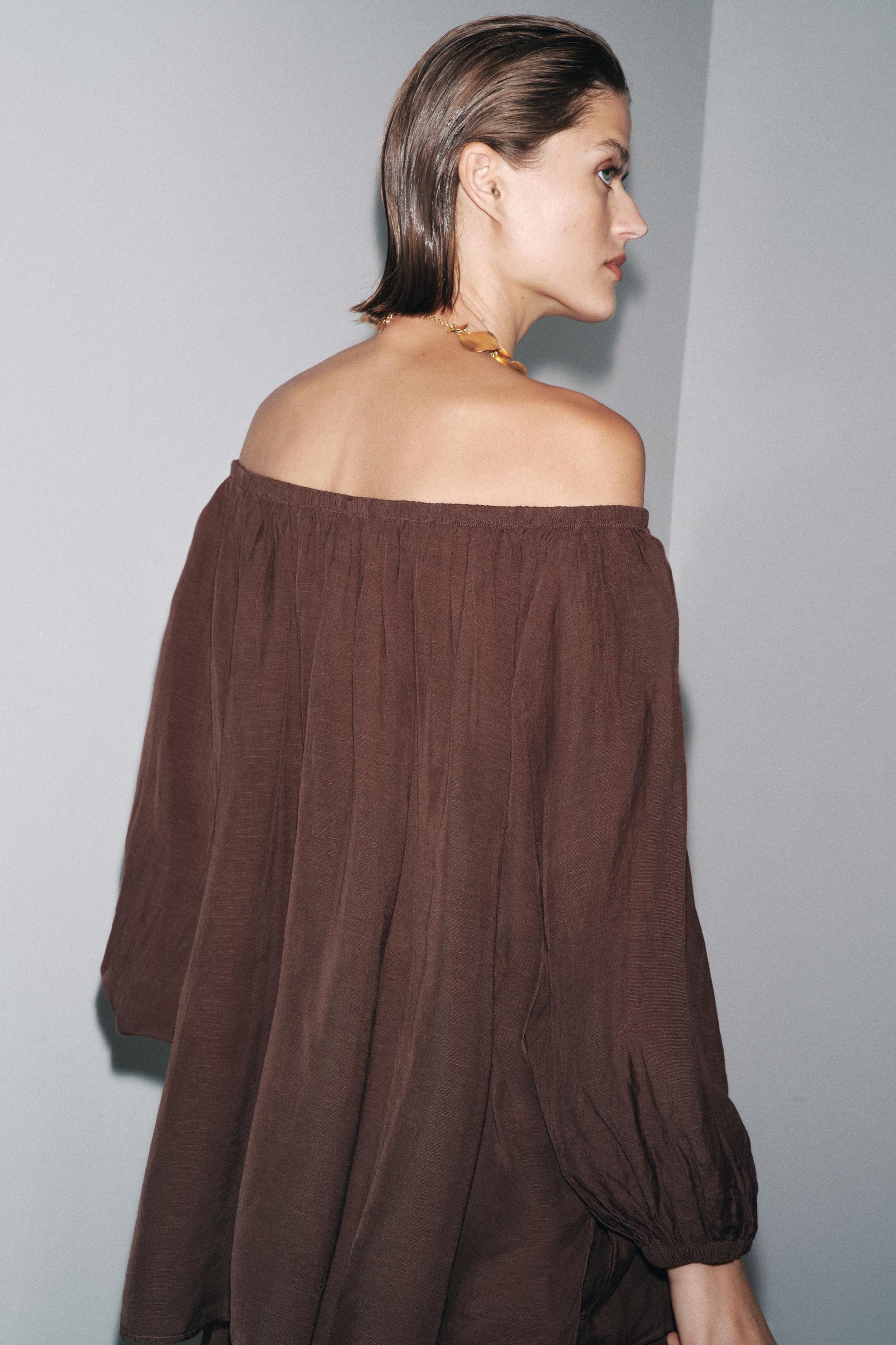 Off-the-shoulder top