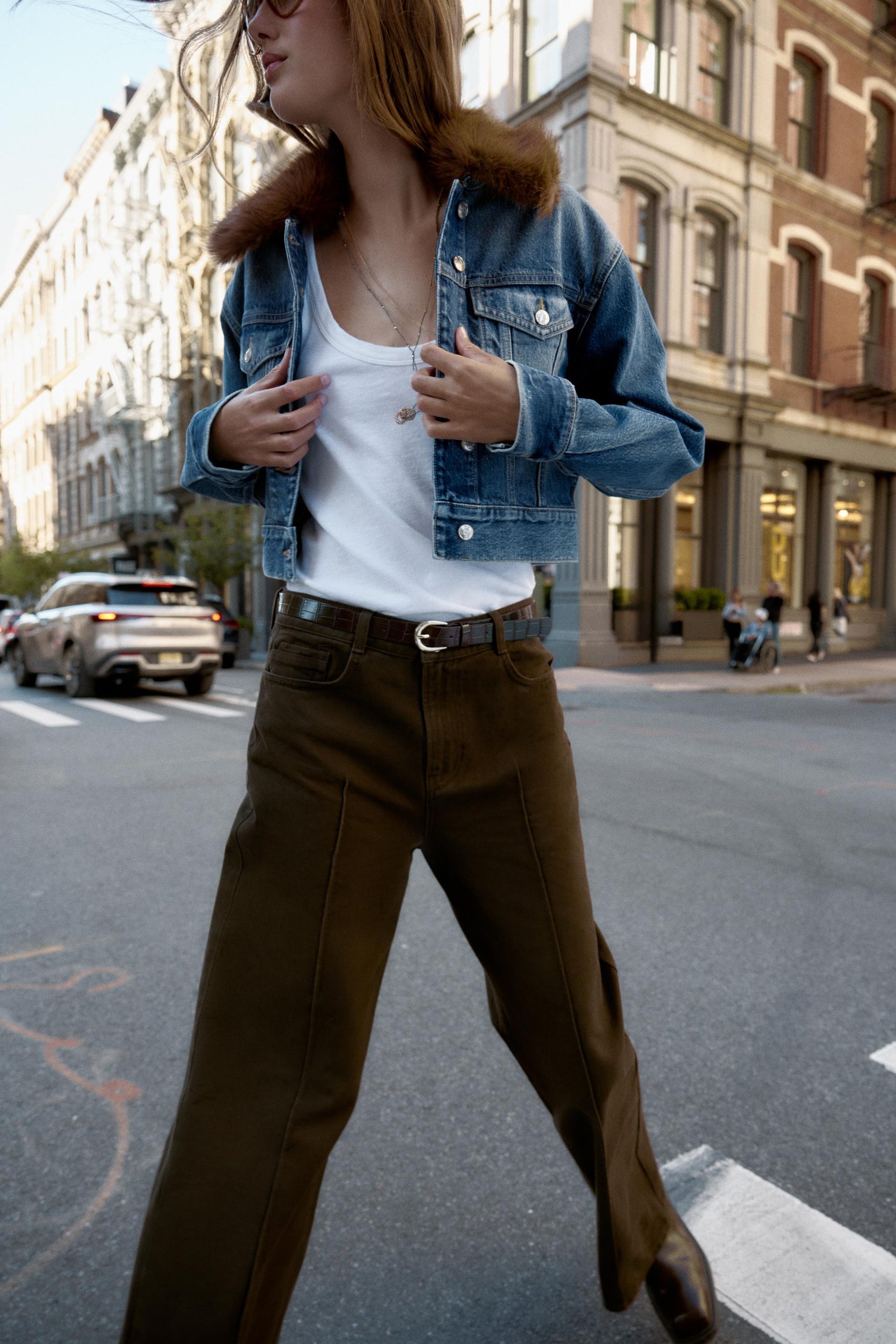 Z1975 FAUX FUR COLLAR SHORT DENIM JACKET - Image 5