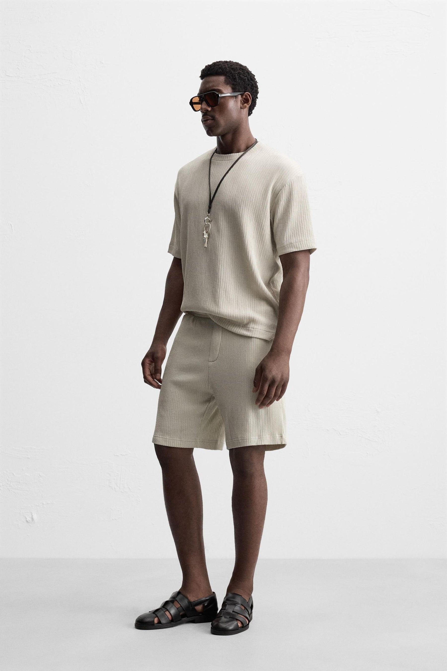 IRREGULAR TEXTURE T-SHIRT - Image 4