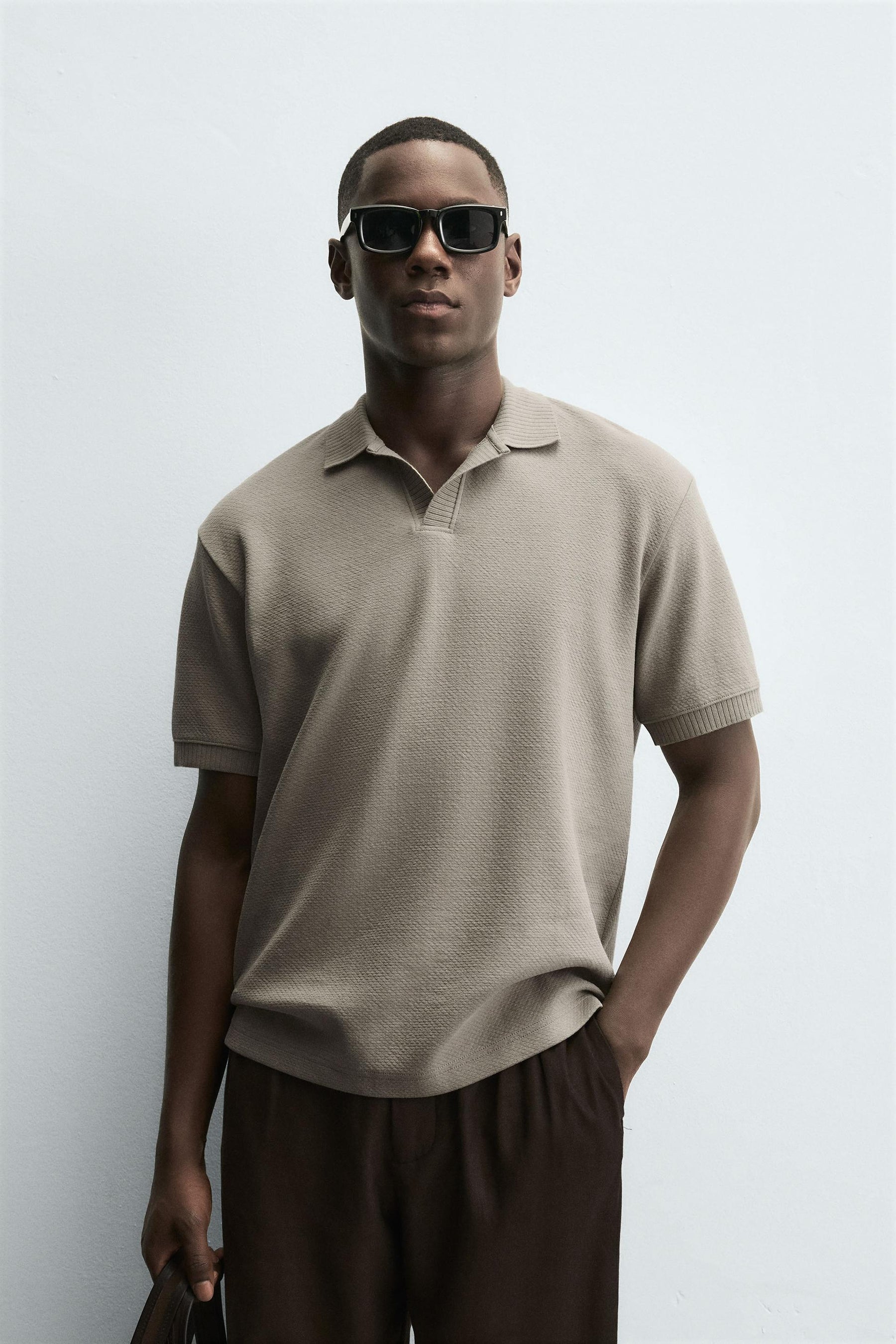 TEXTURED REGULAR FIT POLO SHIRT - Image 2