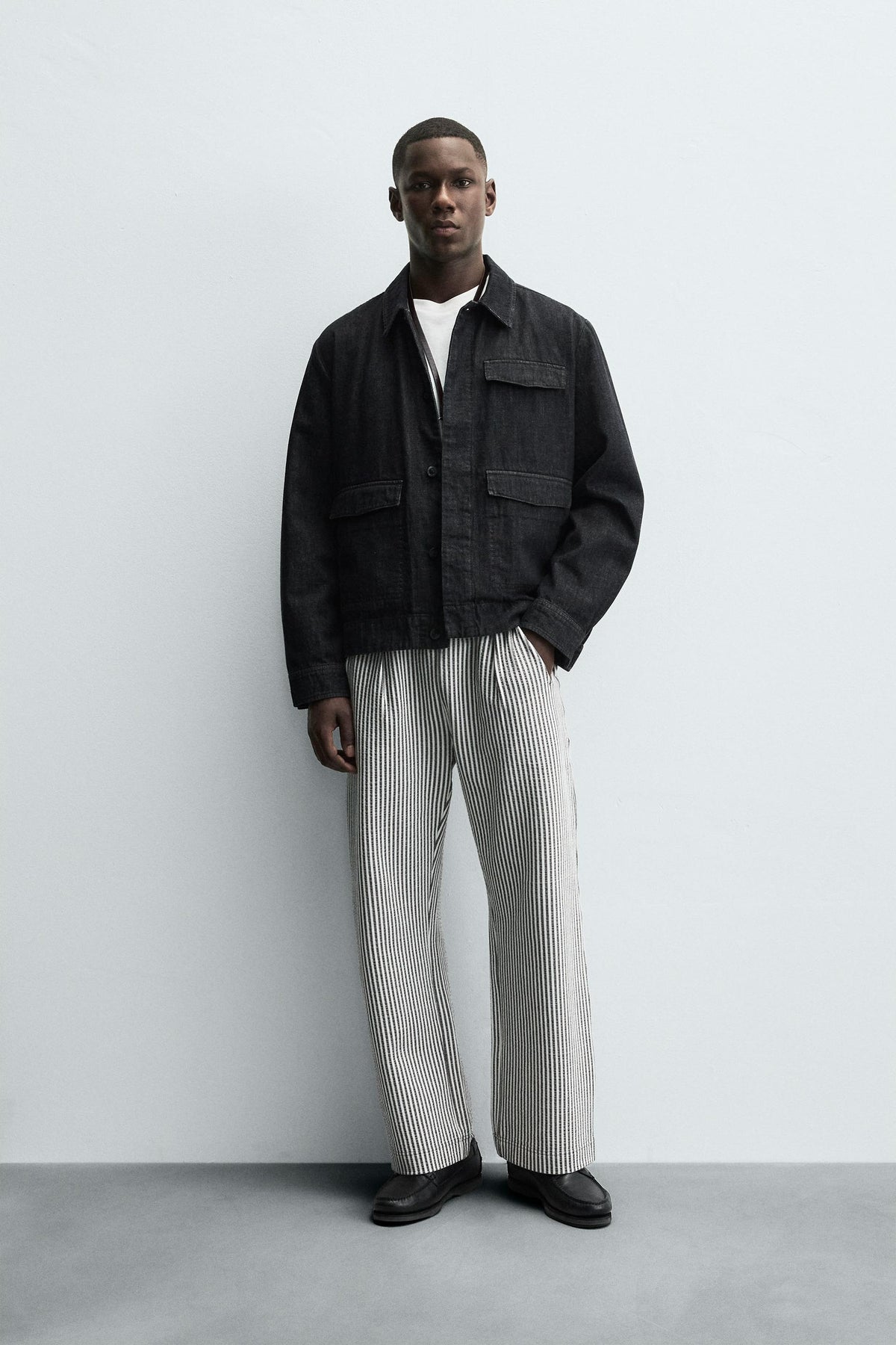COMFORT STRIPED SEERSUCKER TROUSERS - Image 1