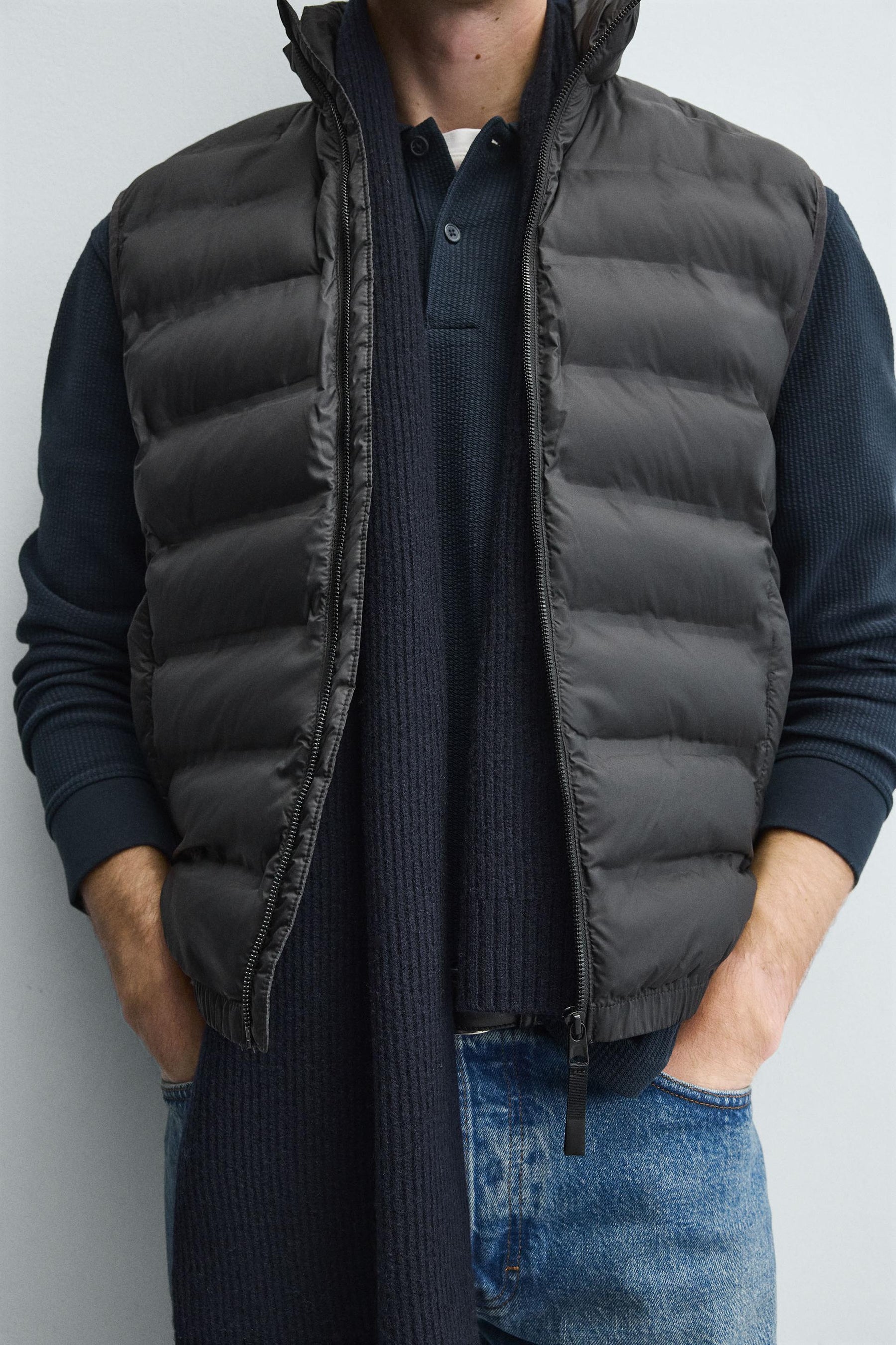 LIGHTWEIGHT WATER-REPELLENT PUFFER GILET - Image 6