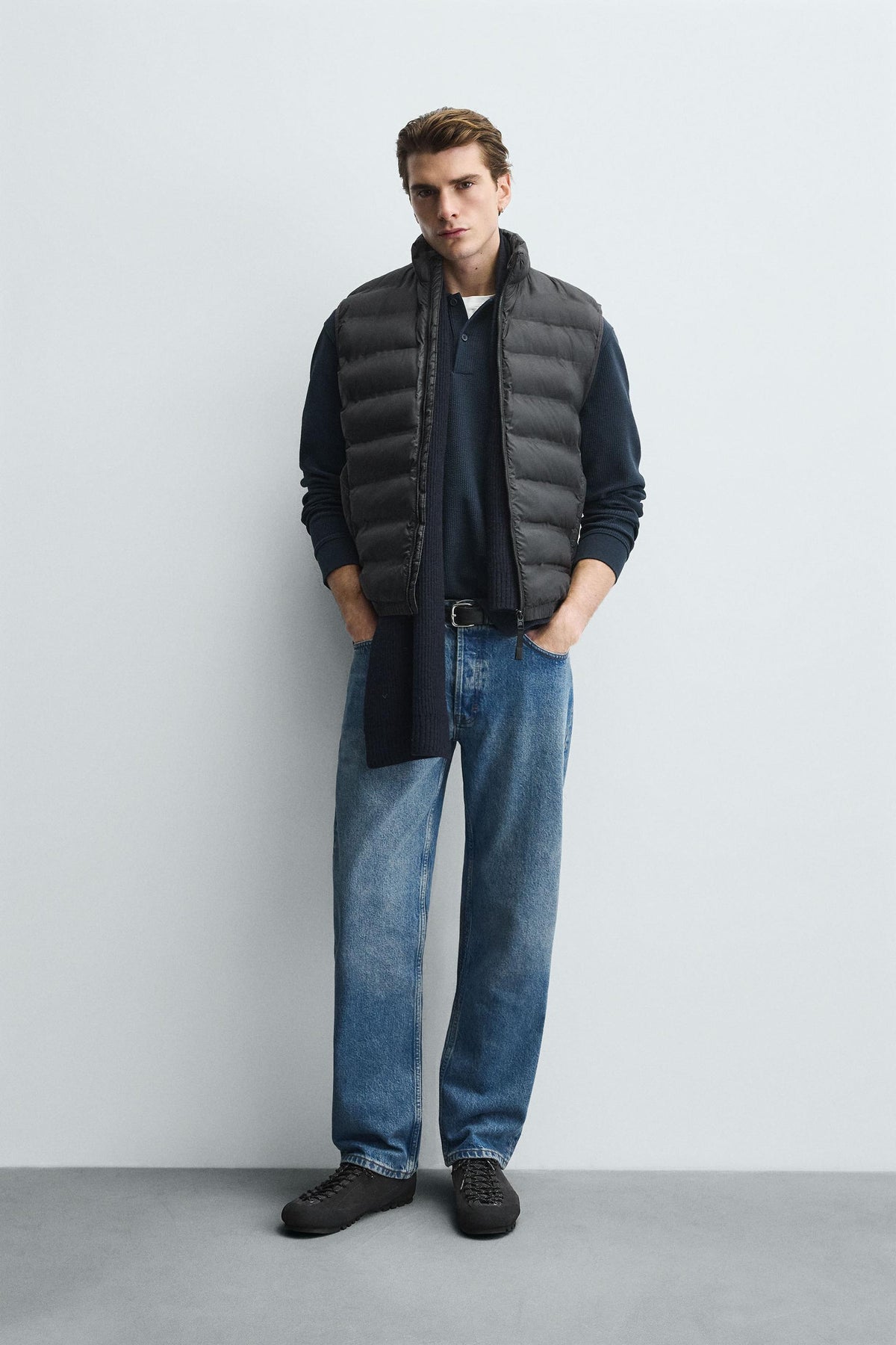 LIGHTWEIGHT WATER-REPELLENT PUFFER GILET - Image 1