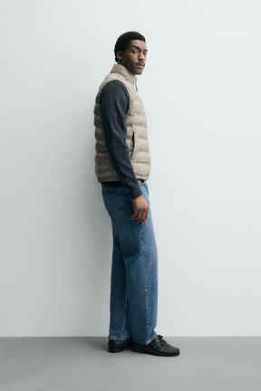 LIGHTWEIGHT WATER-REPELLENT PUFFER GILET - Image 4