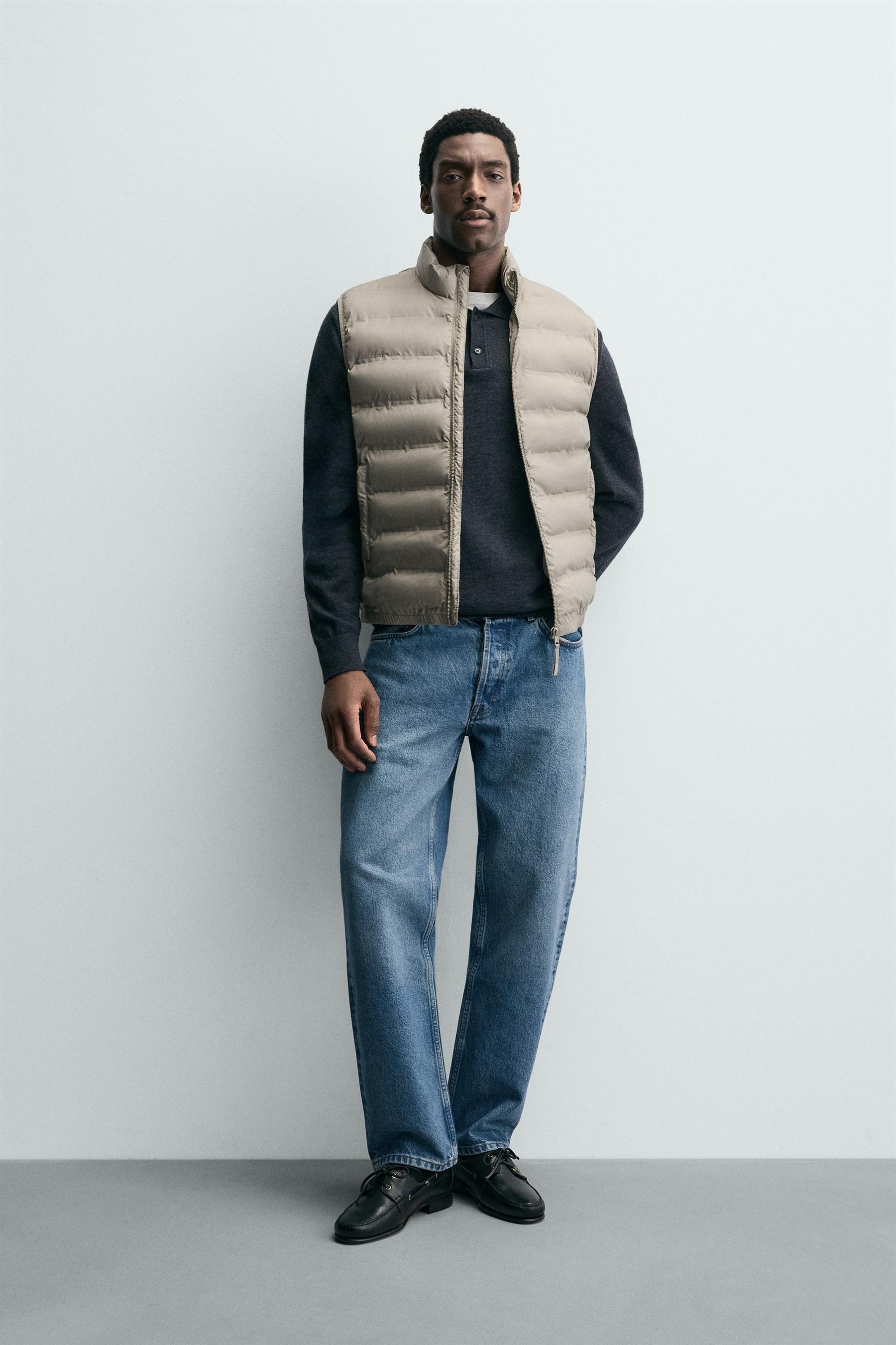 LIGHTWEIGHT WATER-REPELLENT PUFFER GILET - Image 1