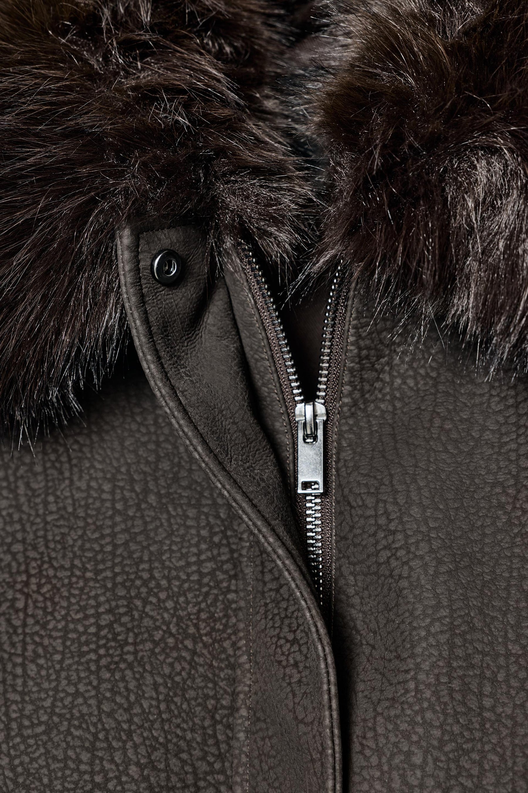 FAUX SUEDE DETACHABLE COLLAR