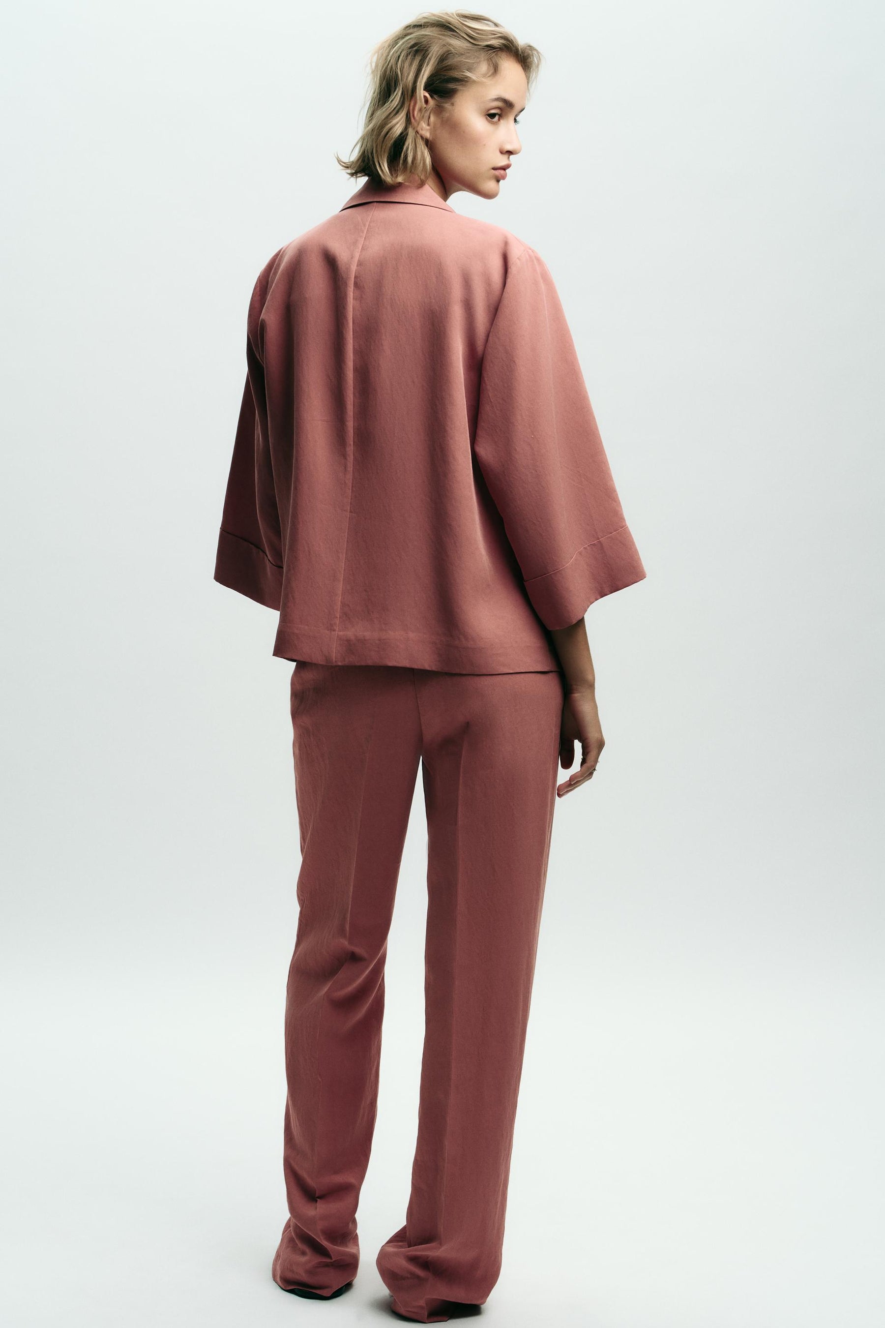 STRAIGHT-LEG TROUSERS ELASTICATED WAIST