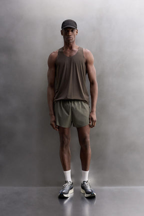 LIGHTWEIGHT TECHNICAL TANK TOP - Image 1