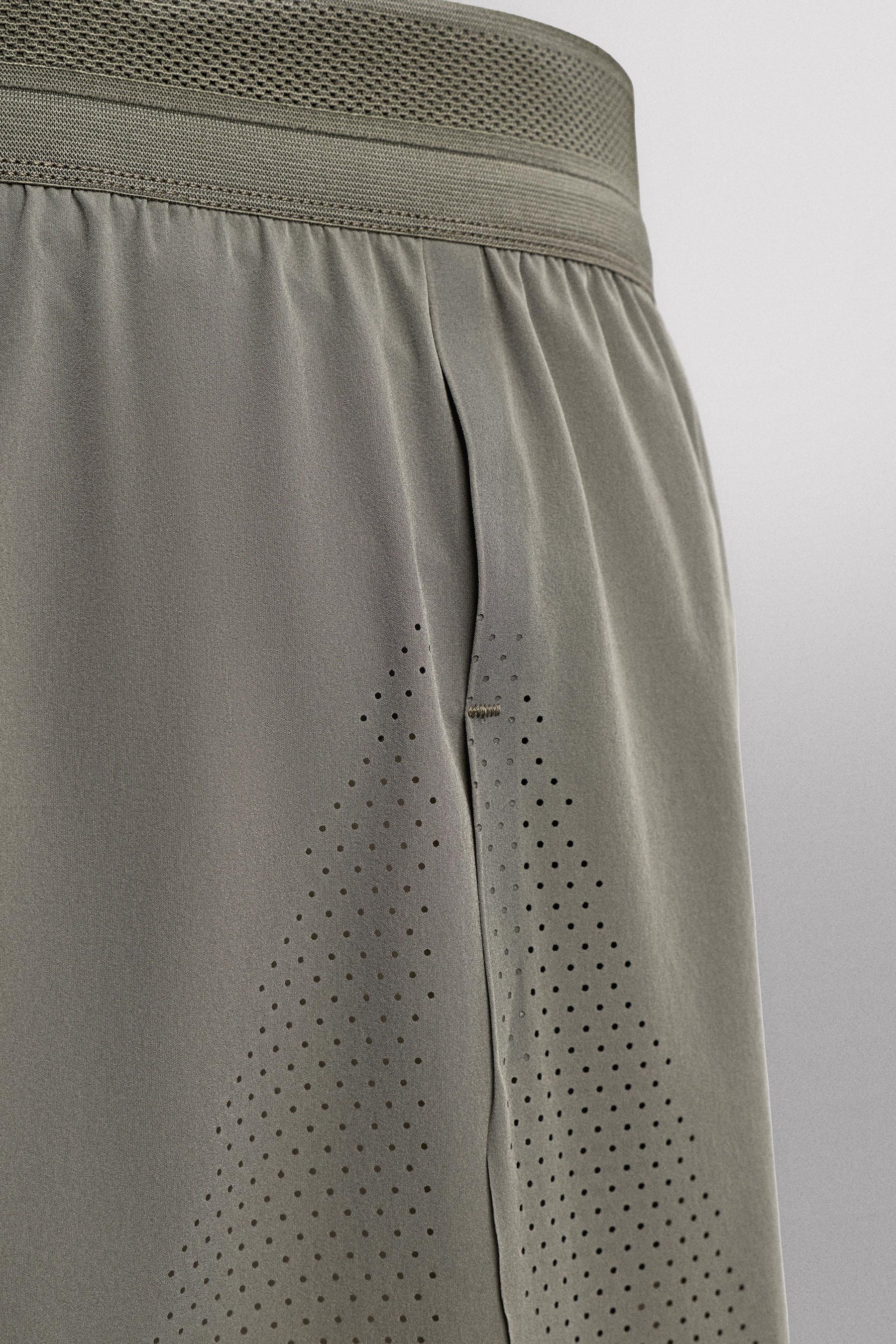 RUNNING SHORTS - Image 9