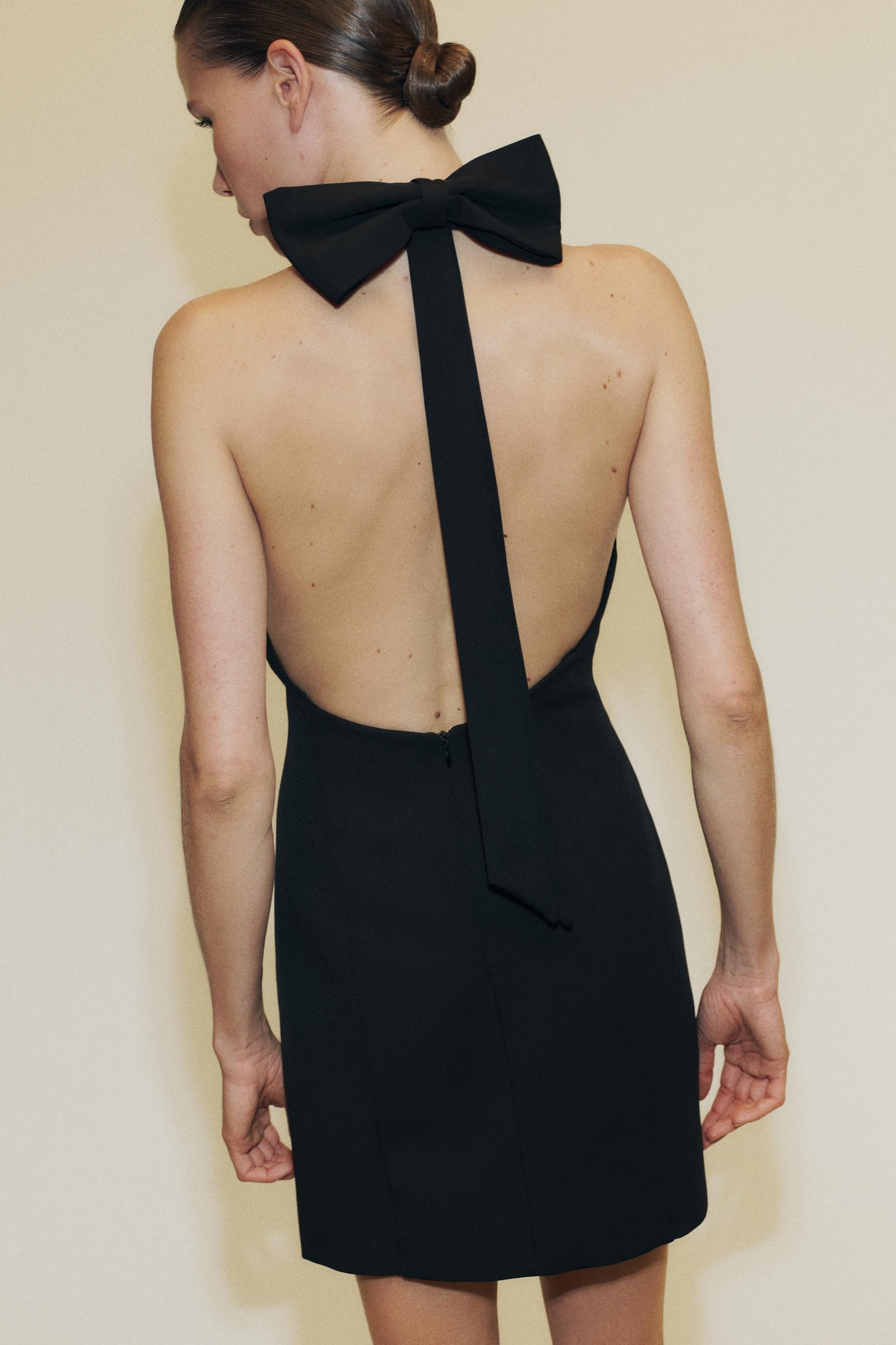 HALTER NECK SHORT DRESS WITH BOW - Image 4