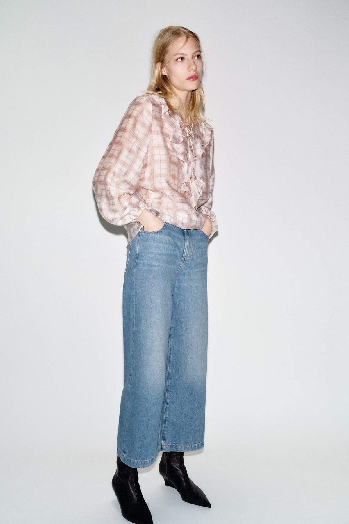 Wide Leg Cropped Jeans