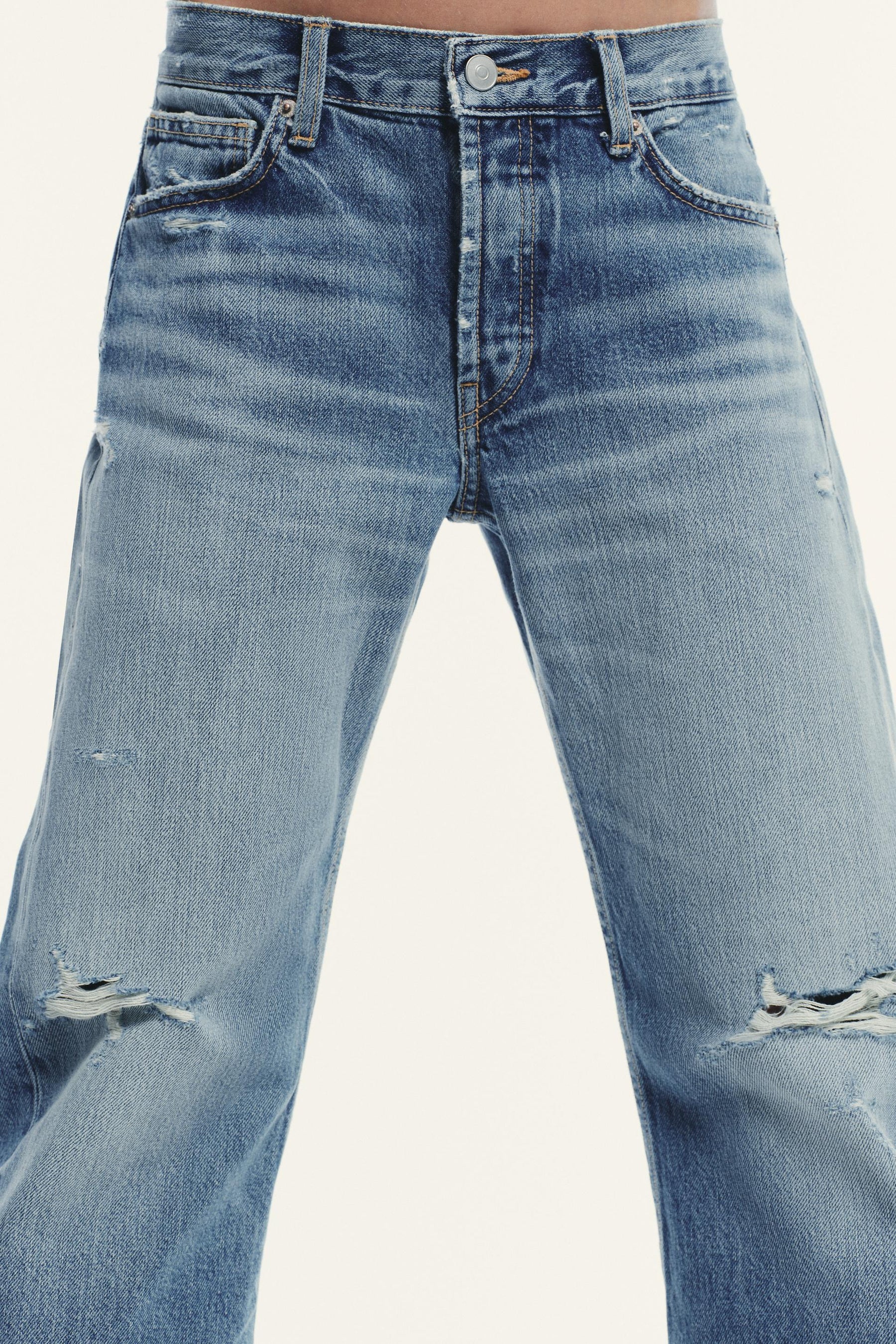 RIPPED STRAIGHT MID-WAIST JEANS