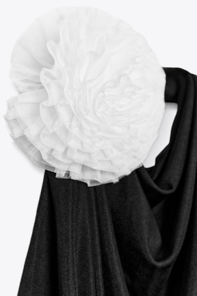 HALTER NECK SHORT DRESS WITH APPLIQUÉ FLOWER - Image 6