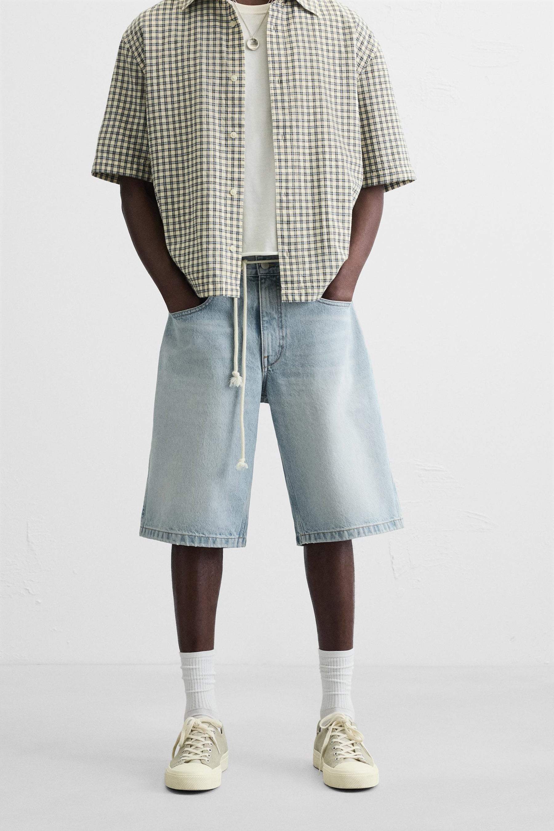 BAGGY FIT DENIM BERMUDAS - Image 2