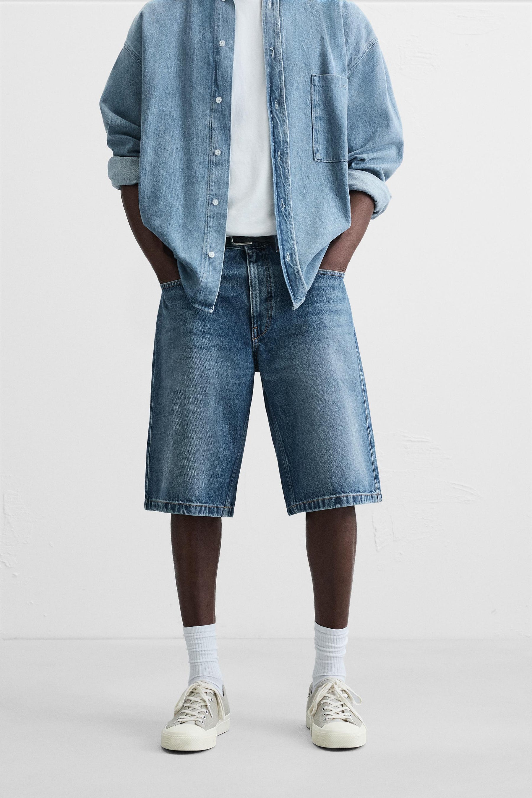 BAGGY FIT DENIM BERMUDAS - Image 2