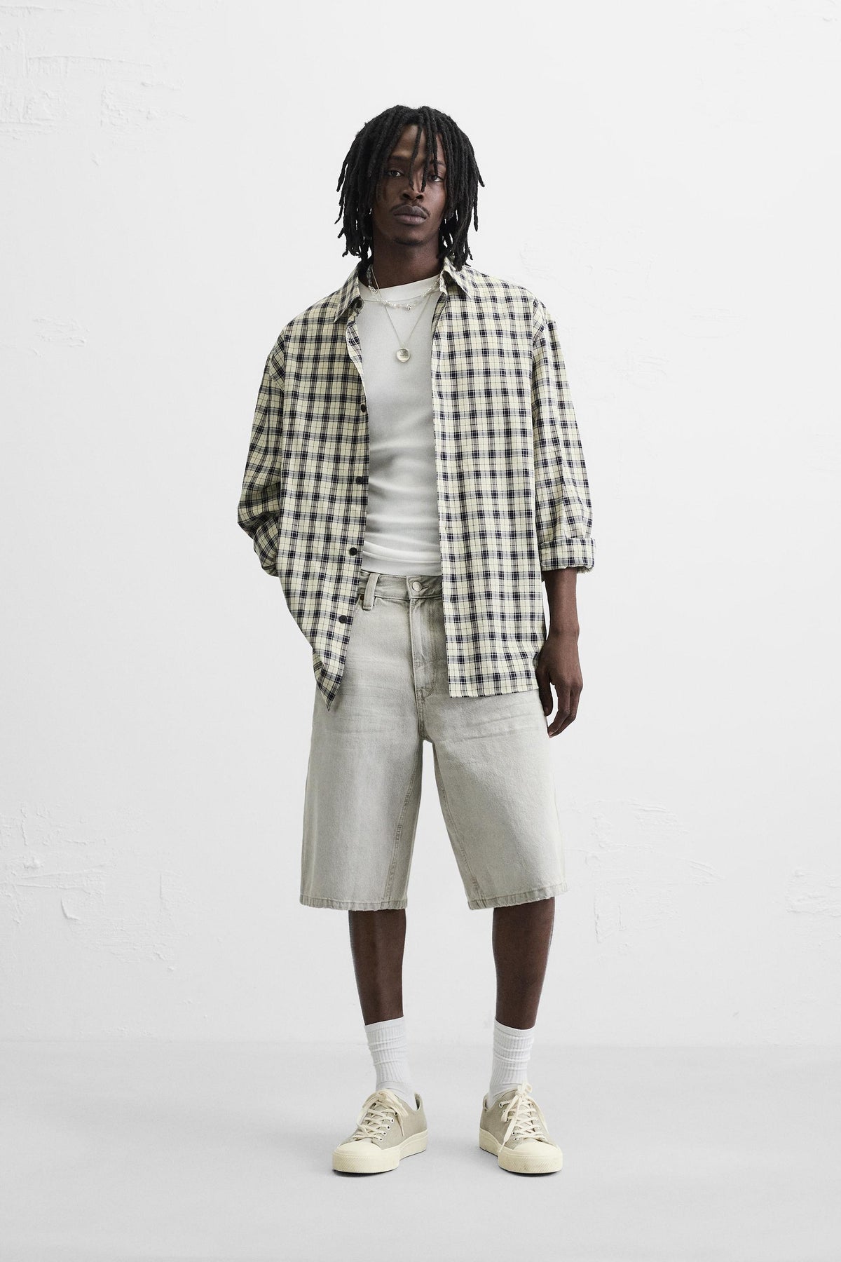 BAGGY FIT DENIM BERMUDAS - Image 1