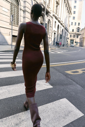 KNIT DRESS WITH CUT-OUT AND METAL DETAIL - Image 4