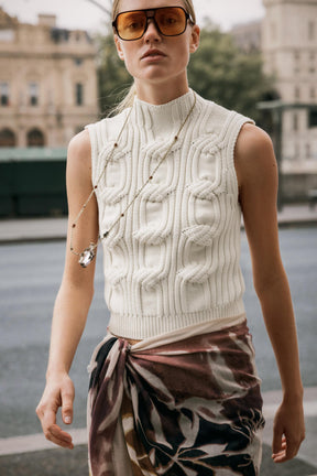 CABLE KNIT VEST - Image 2