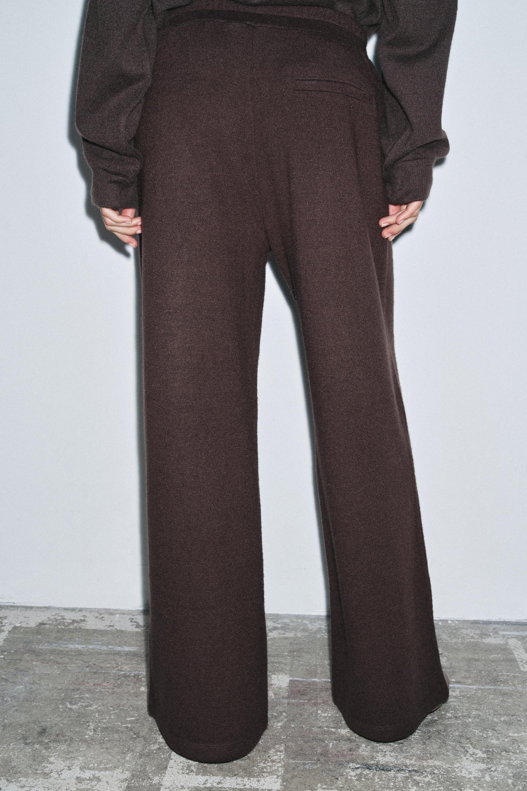 WIDE-LEG TROUSERS