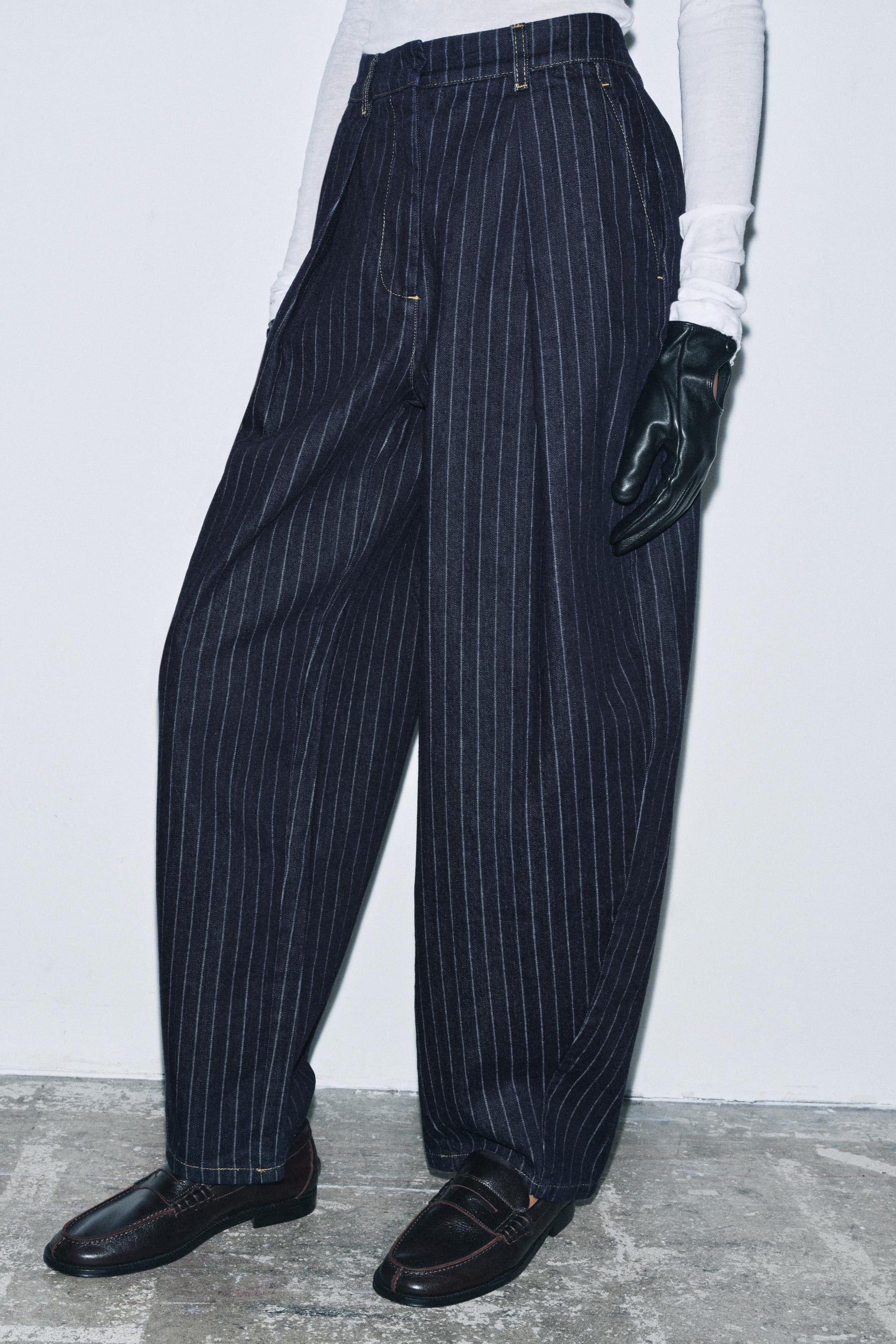 Mid-Waist Striped Balloon Jeans