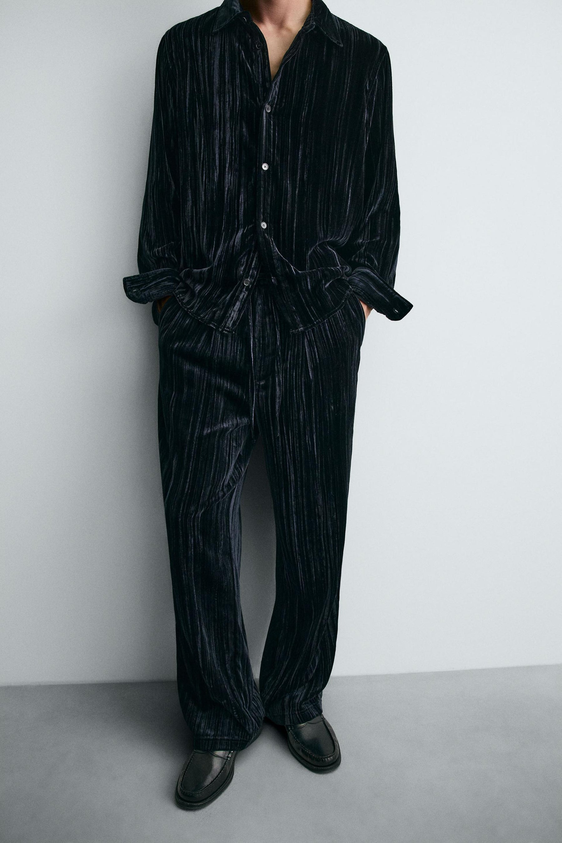 PLEATED VELVET TROUSERS - Image 5