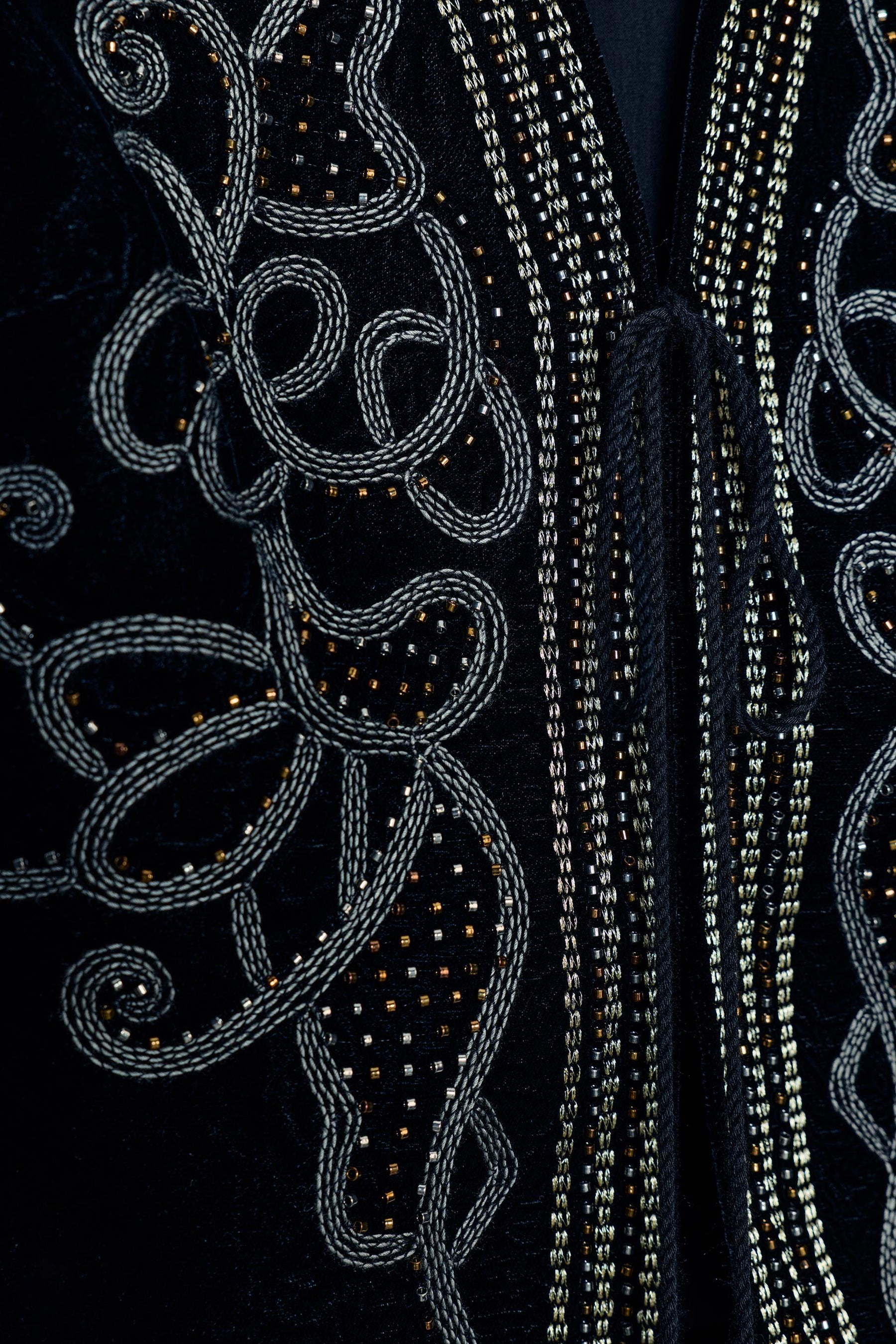 EMBROIDERED VELVET WAISTCOAT ZW COLLECTION - Image 6