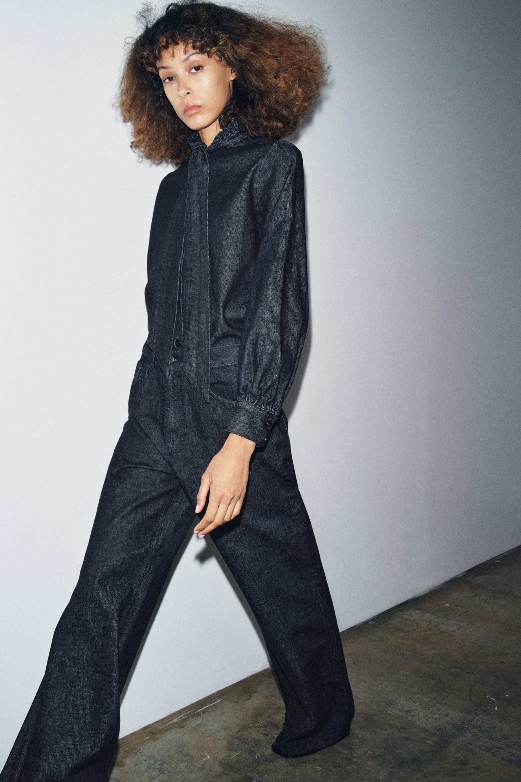 High-waist wide-leg jeans