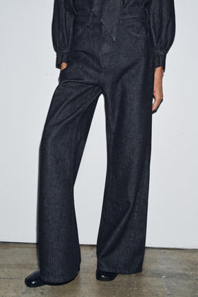 High-waist wide-leg jeans