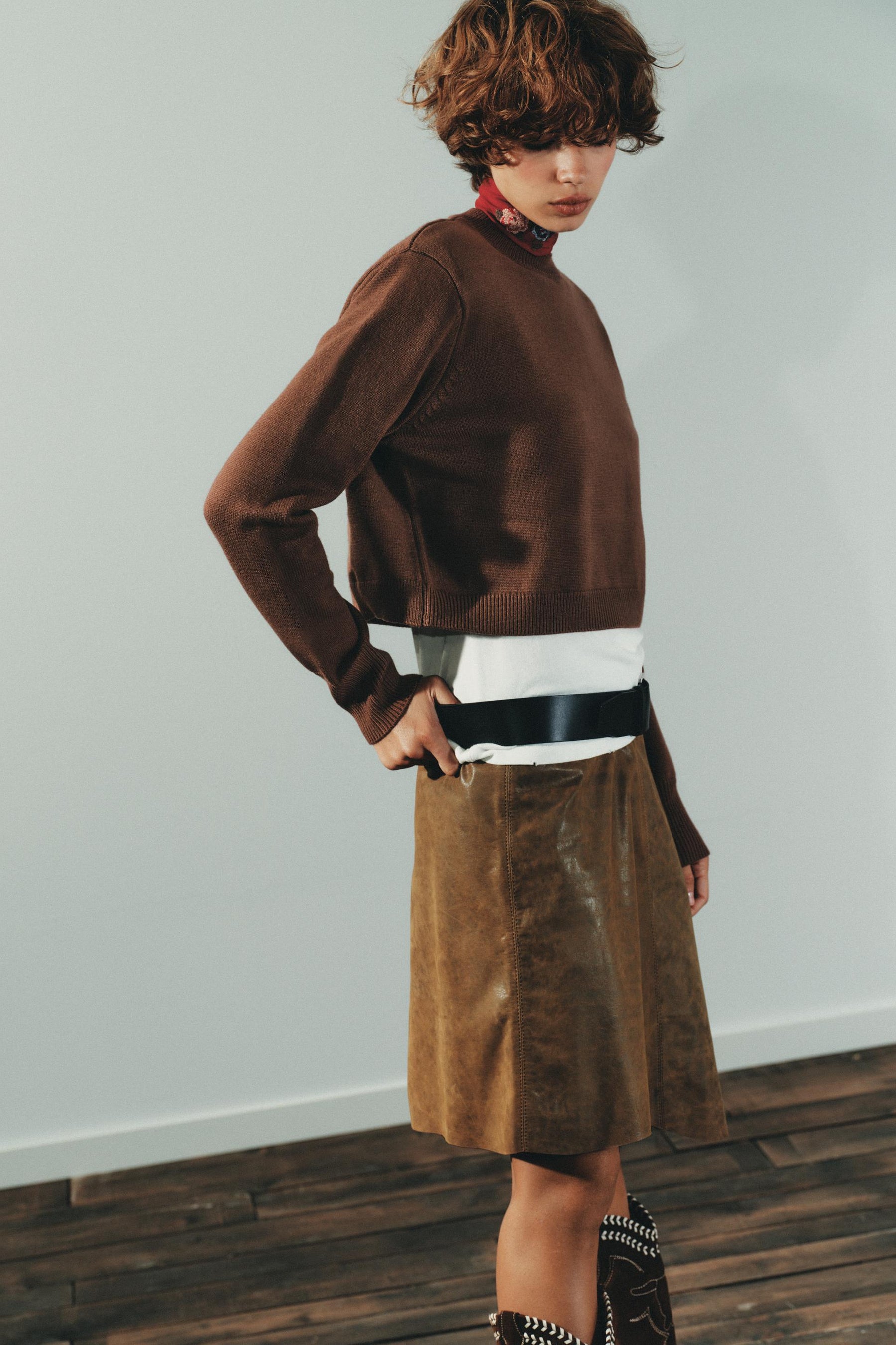 CROPPED KNIT JUMPER WITH SHOULDER PADS - Image 4