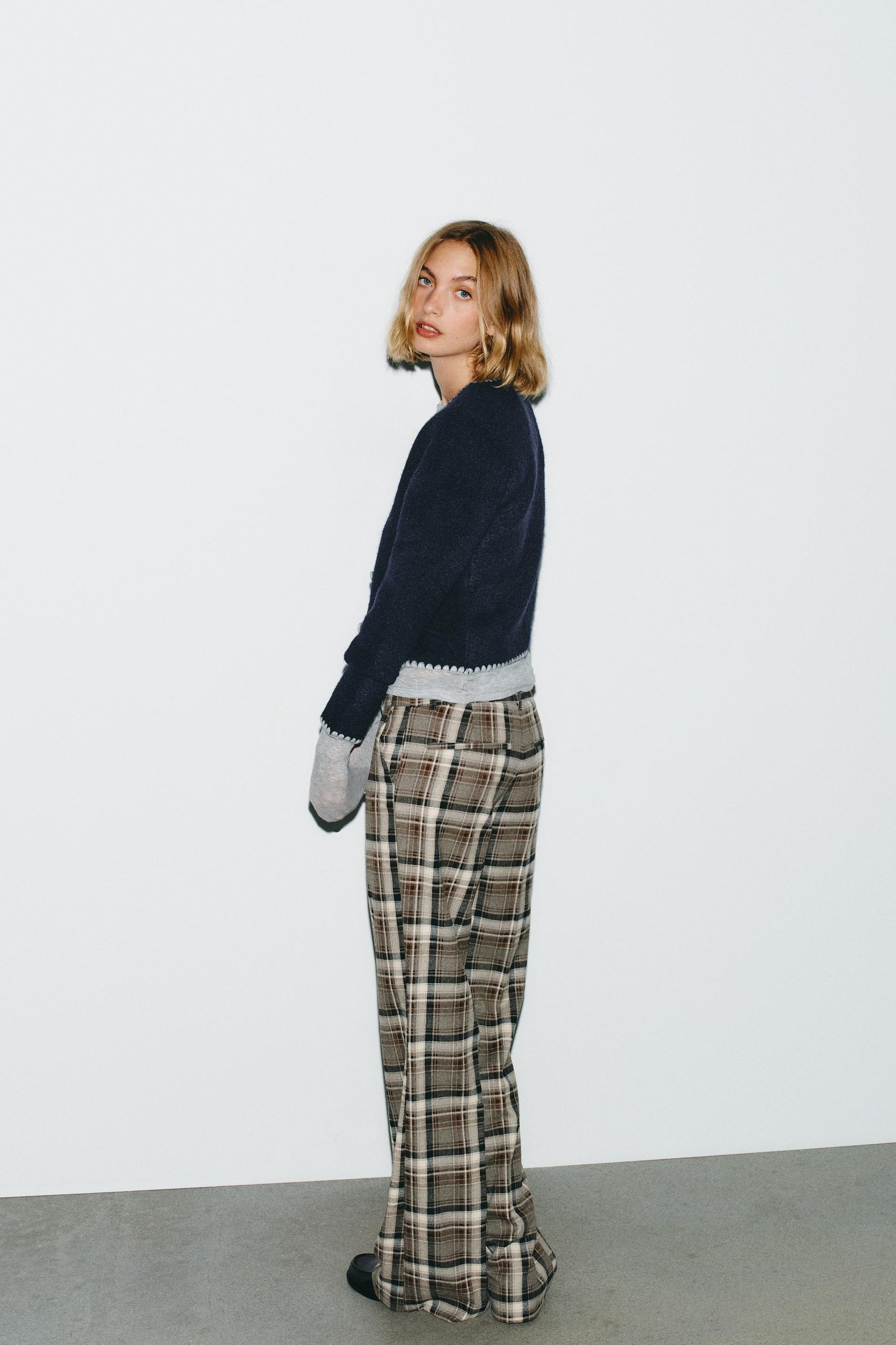 CONTRAST EMBROIDERED CARDIGAN - Image 5