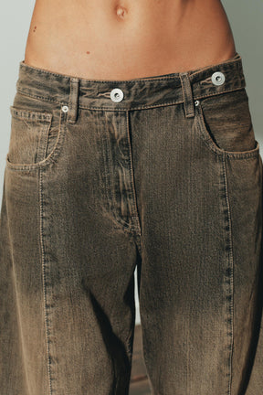 Oversized Barrel Low-Rise Jeans