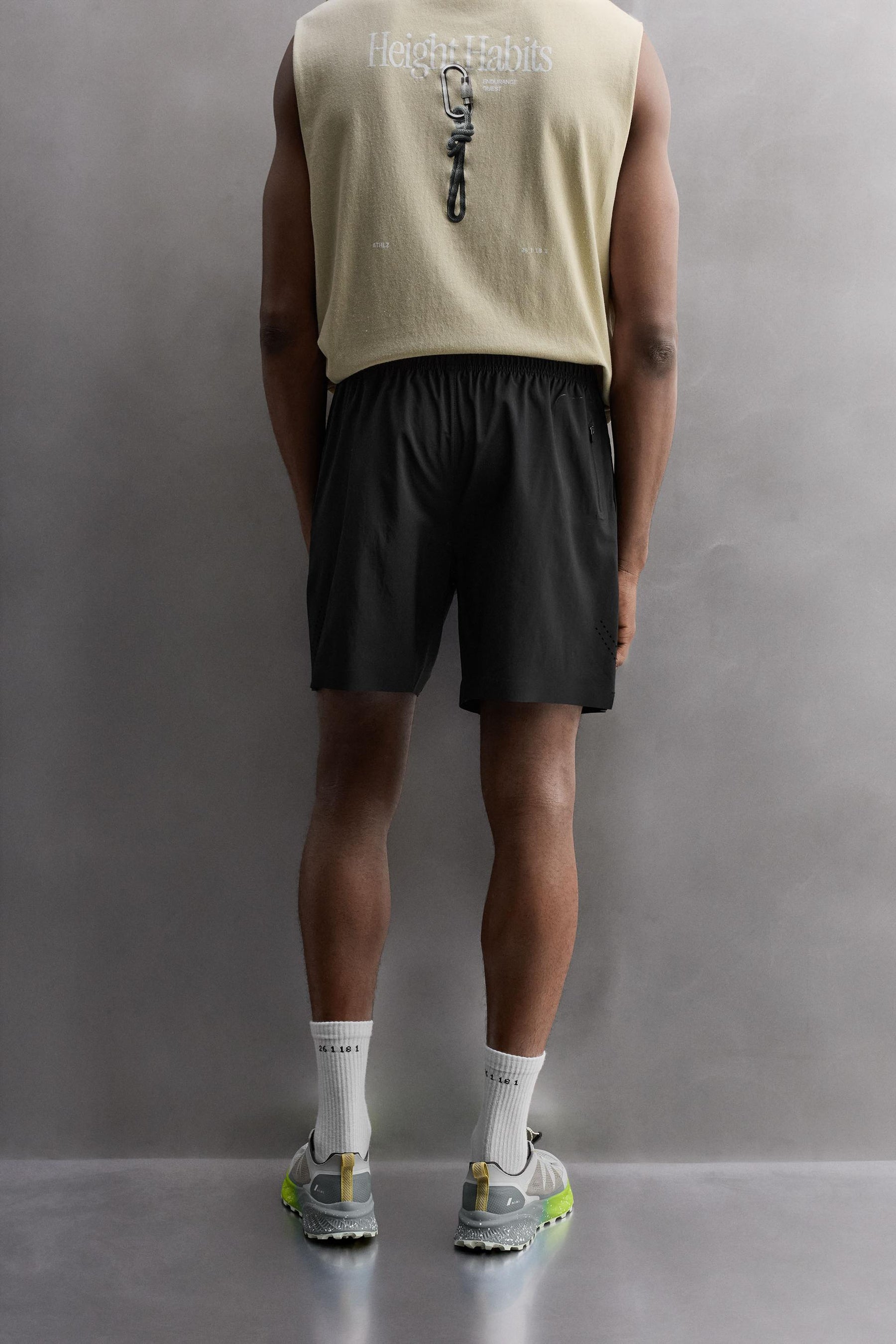 PERFORATED LIGHTWEIGHT SHORTS - Image 3