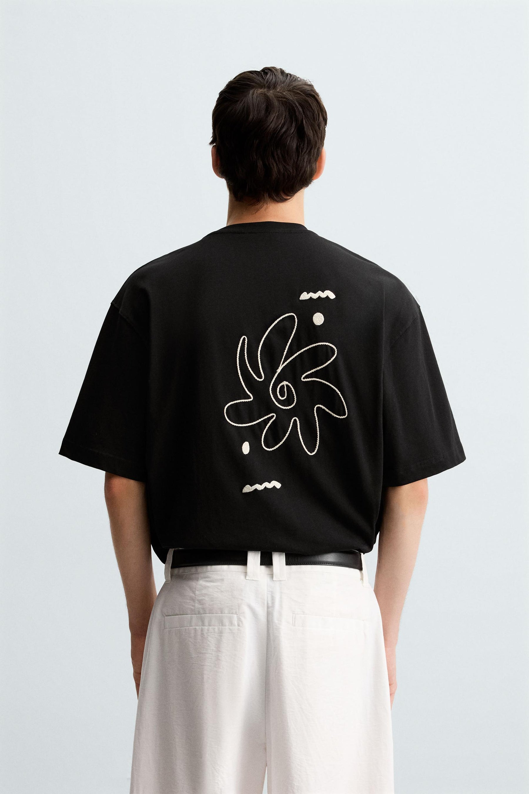 CONTRAST EMBROIDERY T-SHIRT - Image 3