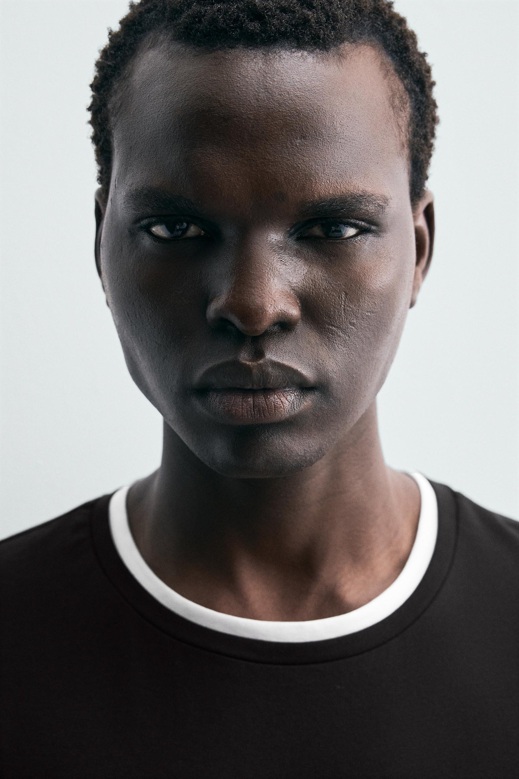 T-SHIRT WITH CONTRAST TRIMS - Image 5